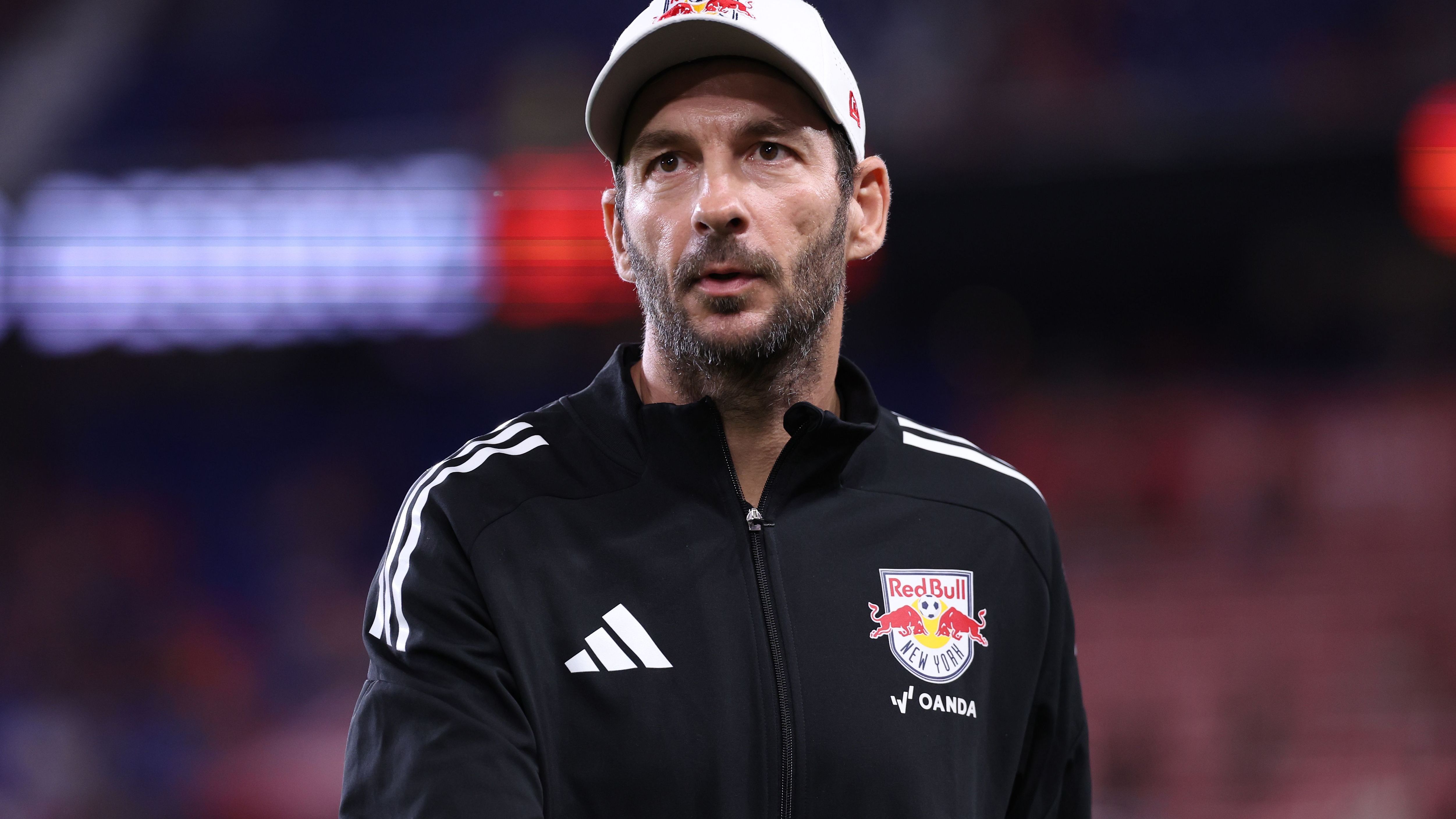 New York Red Bulls part ways with coach Sandro Schwarz, promote former Canada star Julian de Guzman to head of sport