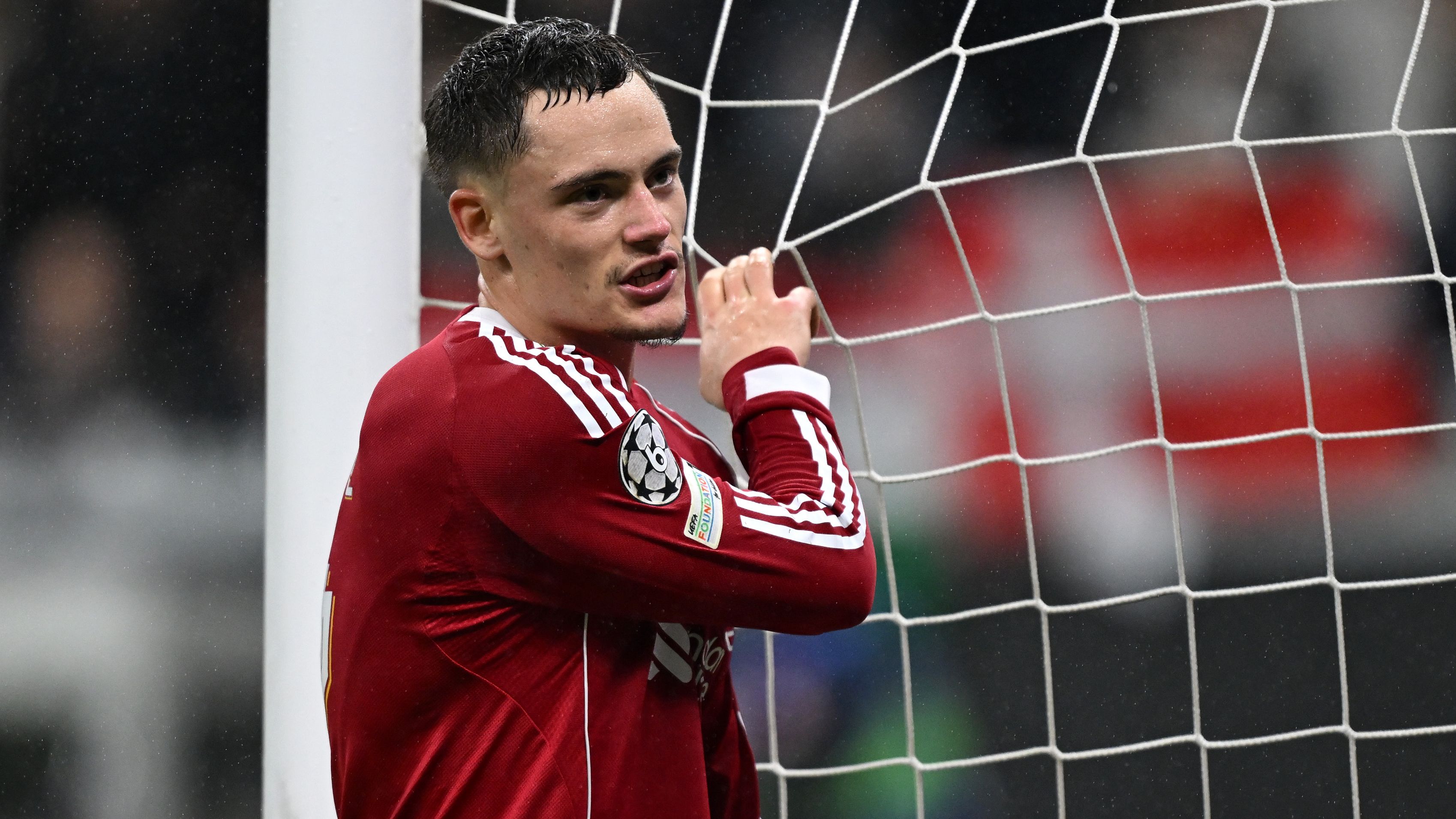 Virgil van Dijk reveals he called players meeting after Man Utd loss but claims Liverpool not in crisis mode