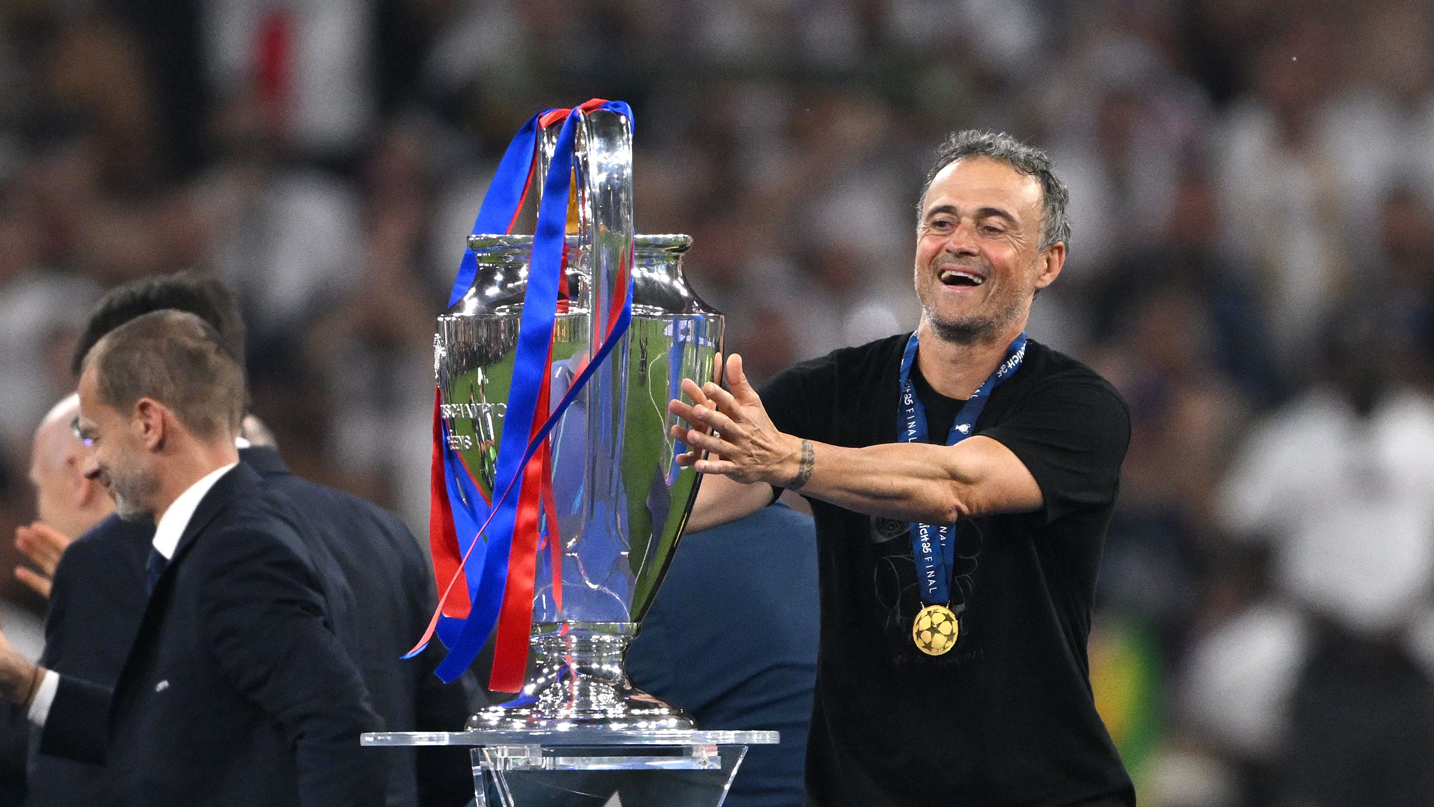 VIDEO: Parisian takeover! PSG ultras dominate New York's Times Square ahead of Club World Cup final showdown with Chelsea