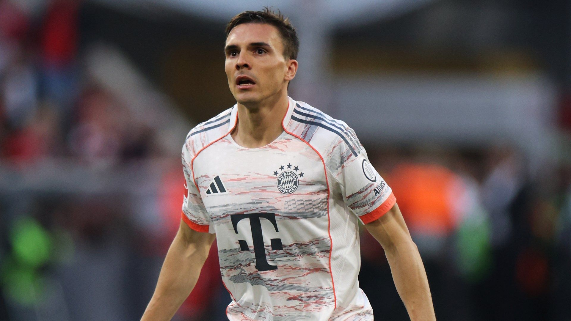 Arsenal & Tottenham learn Bayern Munich's cut-price valuation of forgotten ex-Premier League midfield destroyer