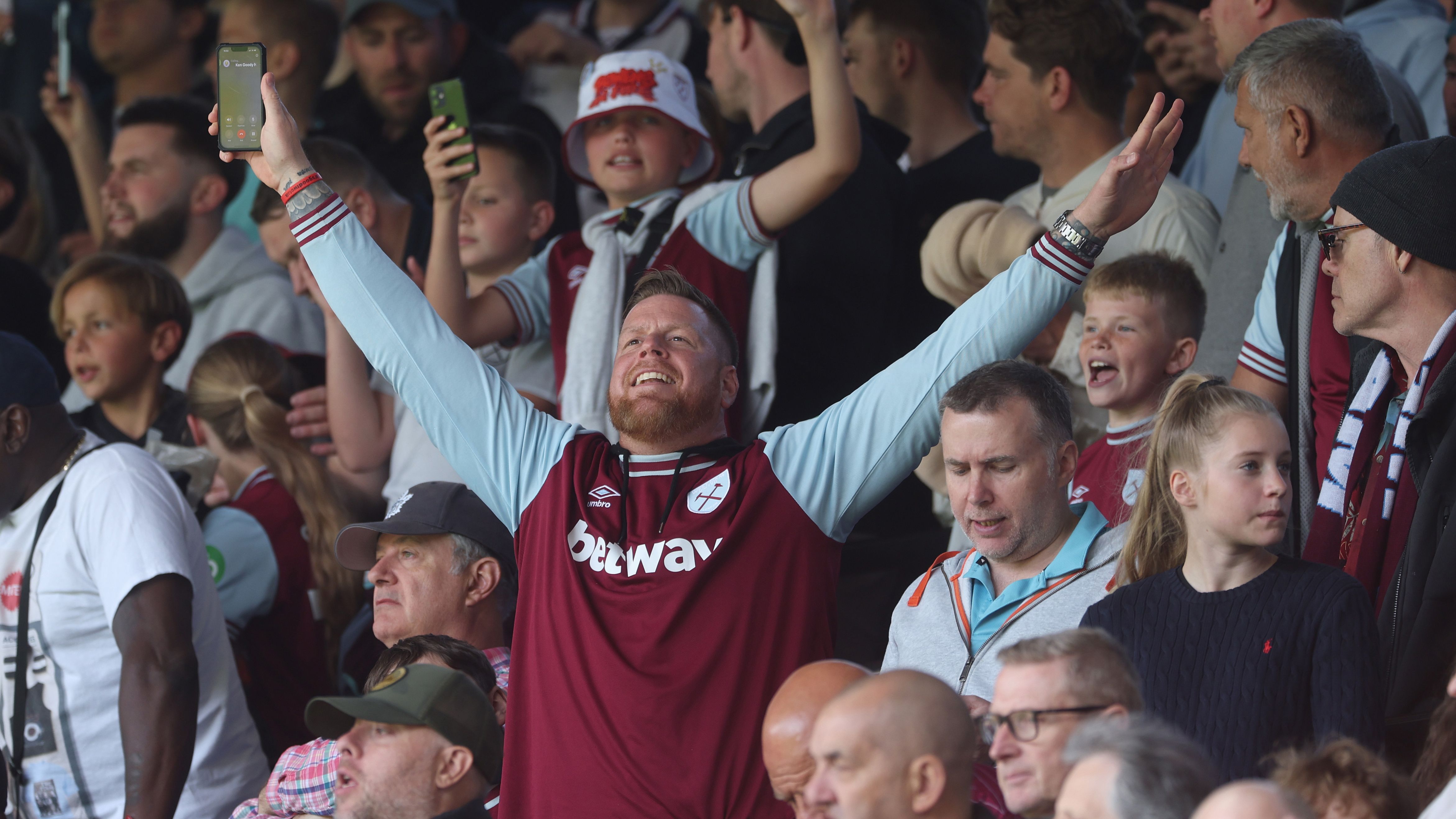 Mexico National Team captain Edson Álvarez reportedly no longer part of West Ham’s plans for next season