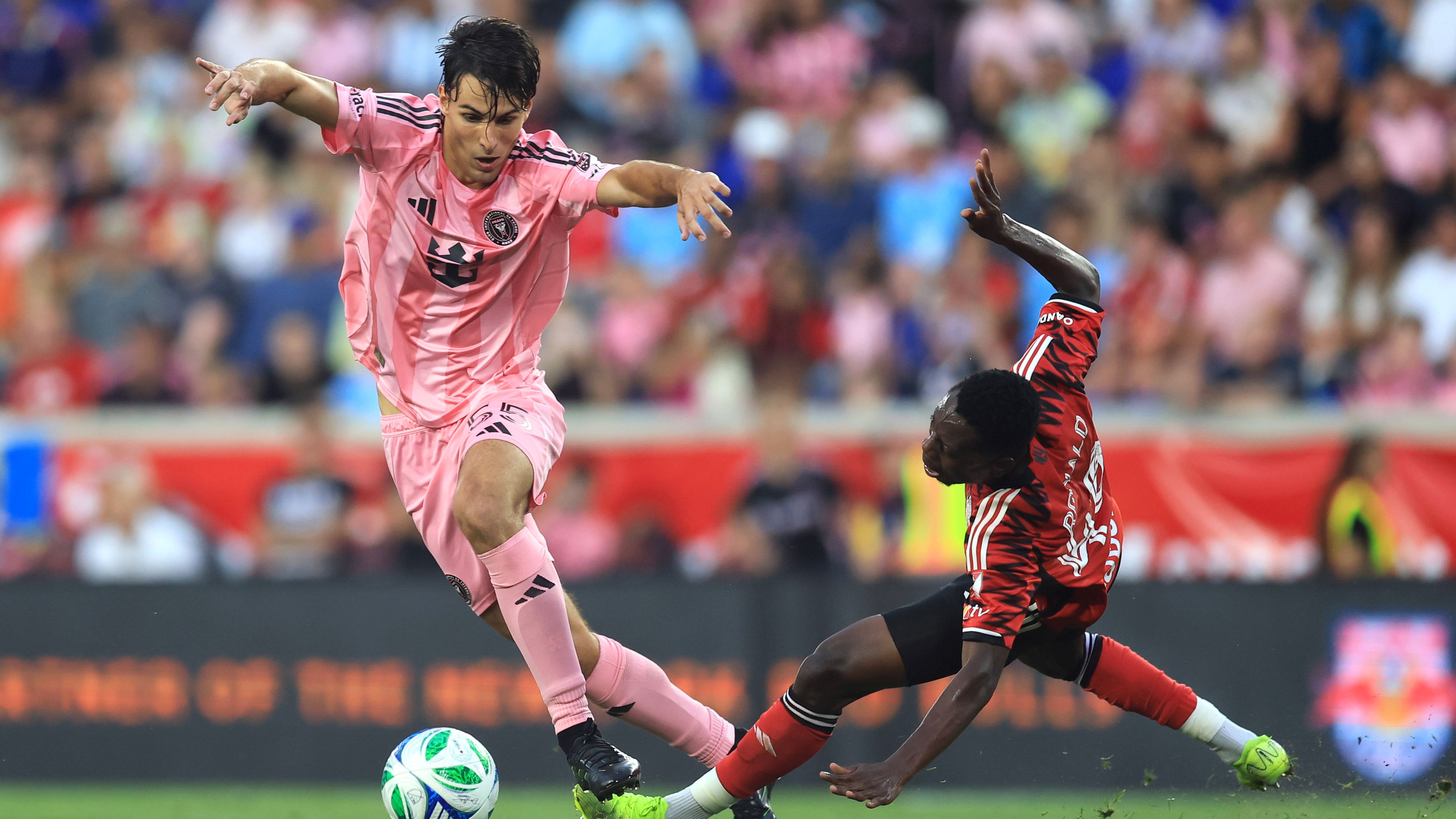 WATCH: Lionel Messi delivers unbelievable assist to Jordi Alba for Inter Miami's equalizer against the New York Red Bulls