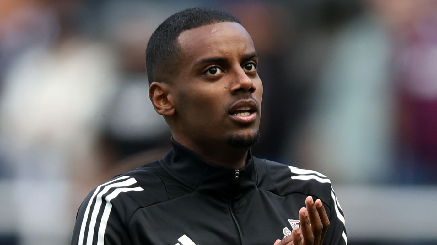 'It's difficult for me' - Eddie Howe issues Alexander Isak update and confirms striker sent home from Celtic friendly due to speculation over blockbuster transfer for Newcastle striker