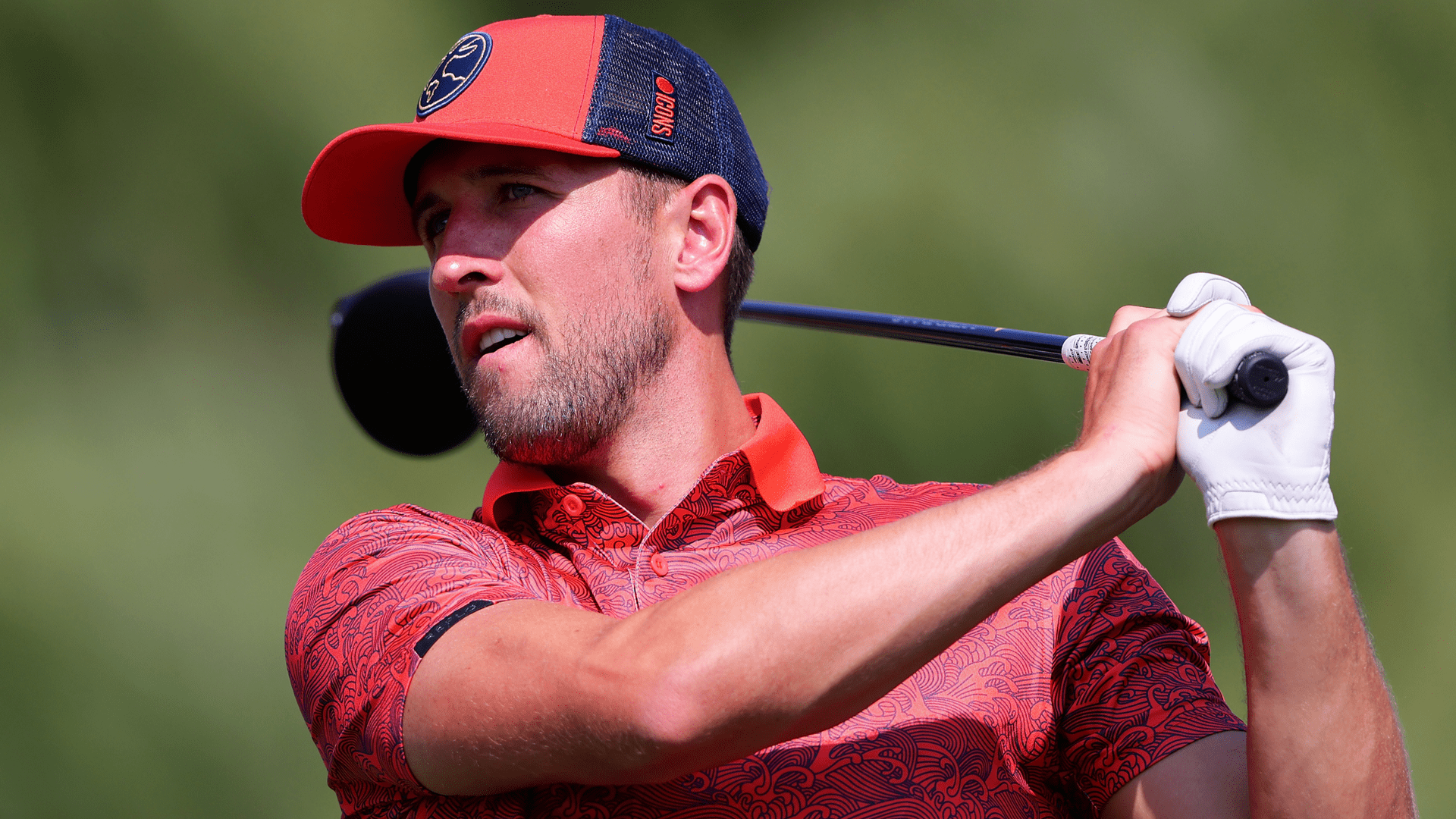 VIDEO: Outdrive Happy Gilmore! Bayern Munich & England star Harry Kane takes on golf challenge with bizarre oversized club