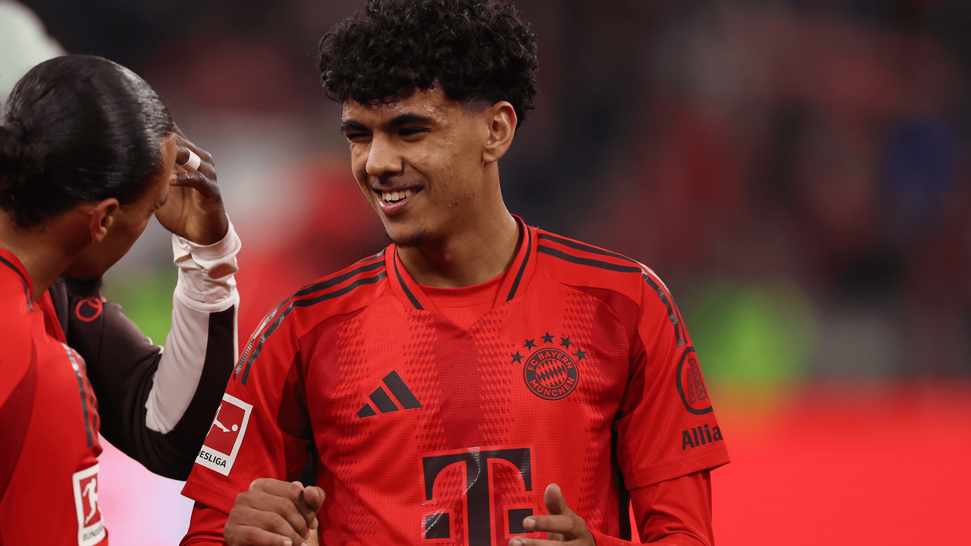 Everton target Bayern Munich youngster to replace veteran Ashley Young but David Moyes' side face La Liga competition