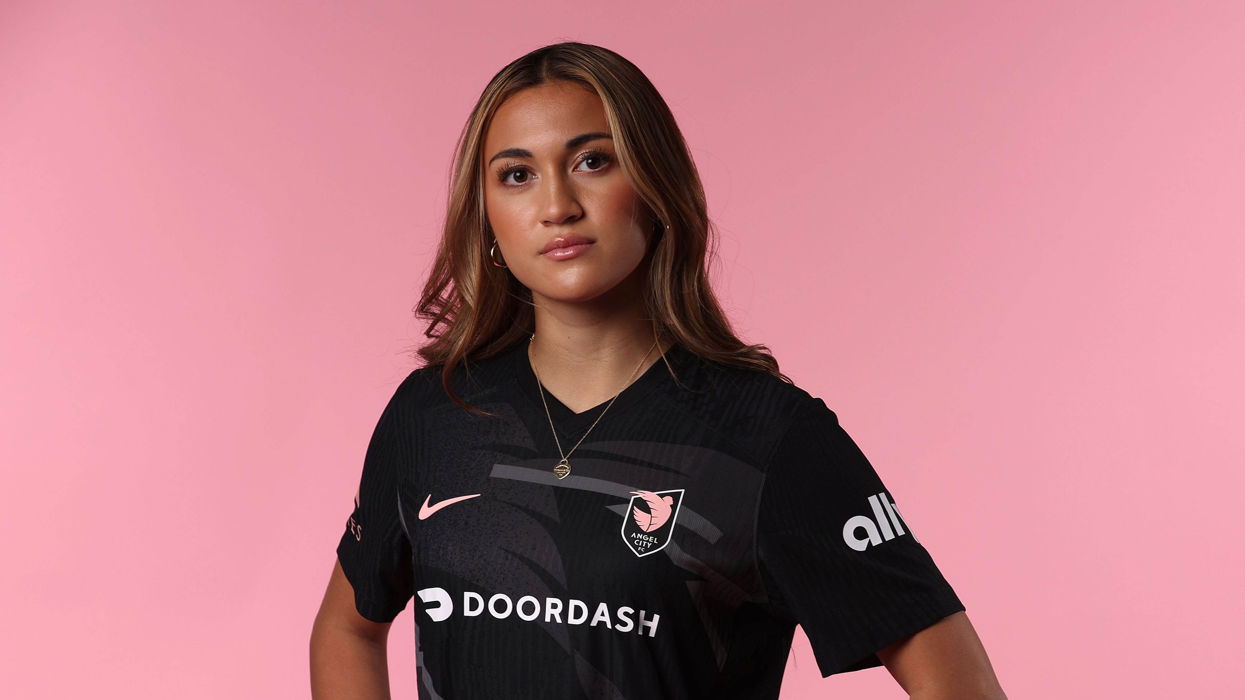 Angel City agree to contract extension with Casey Phair through 2028, subsequently loaned to Djurgårdens IF in Sweden