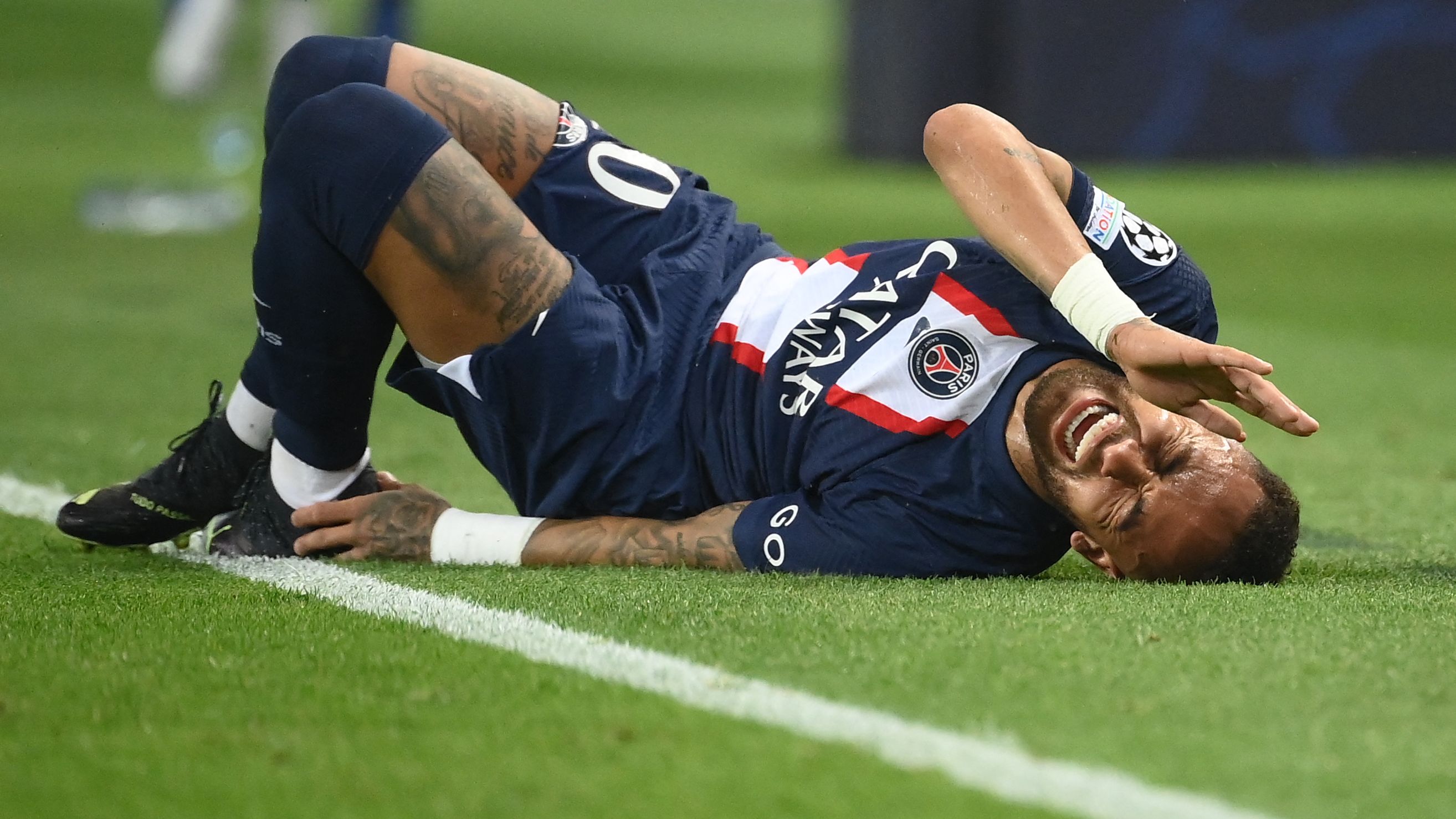 Neymar the diving king?! Ex-referee reveals how he used to ignore Brazilian's 'legendary' theatrics