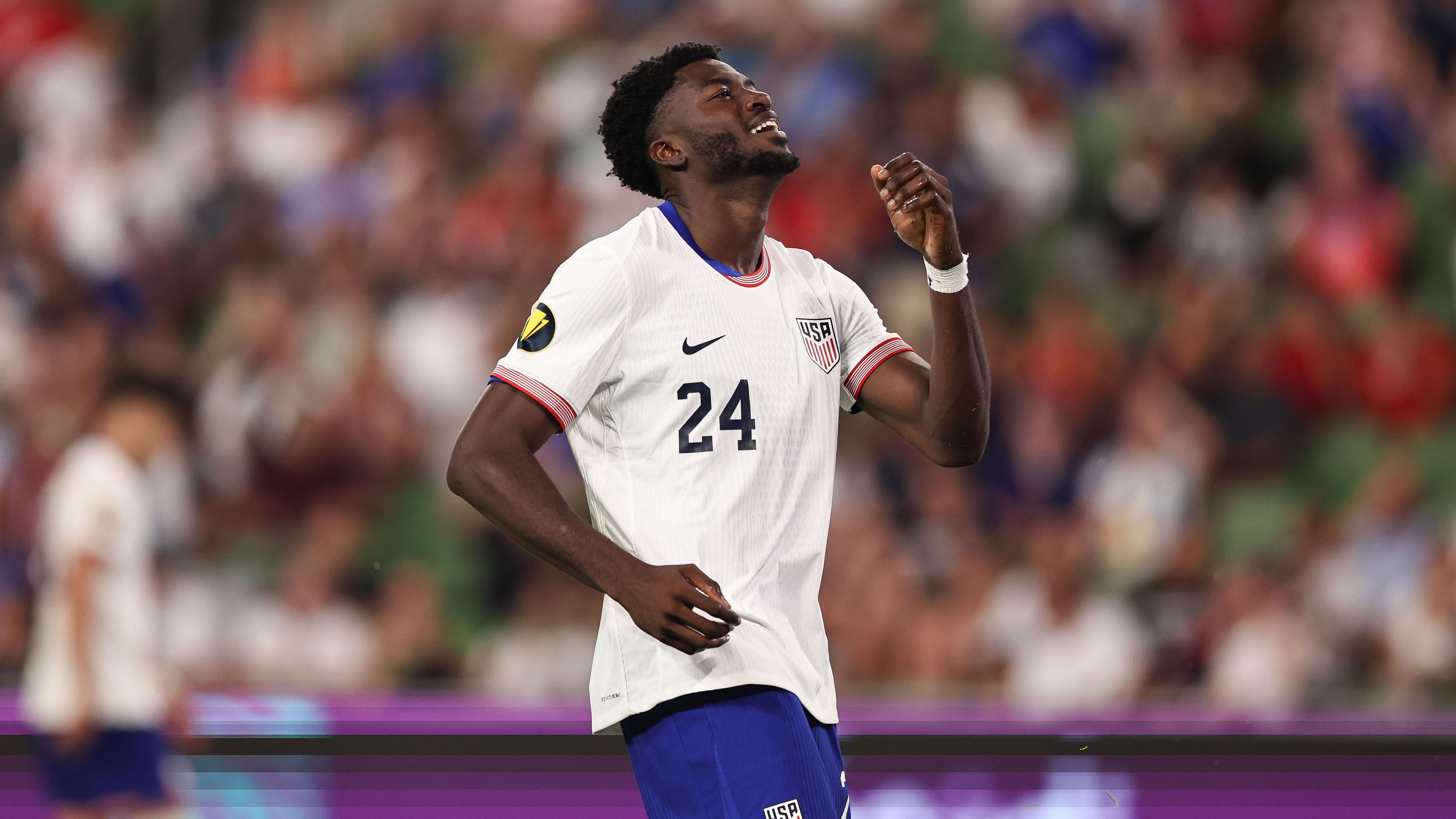 'Realistic opportunity to make a World Cup' - While Shaka Hislop has concerns over Patrick Agyemang's Derby County transfer, Herculez Gomez praises USMNT striker's move