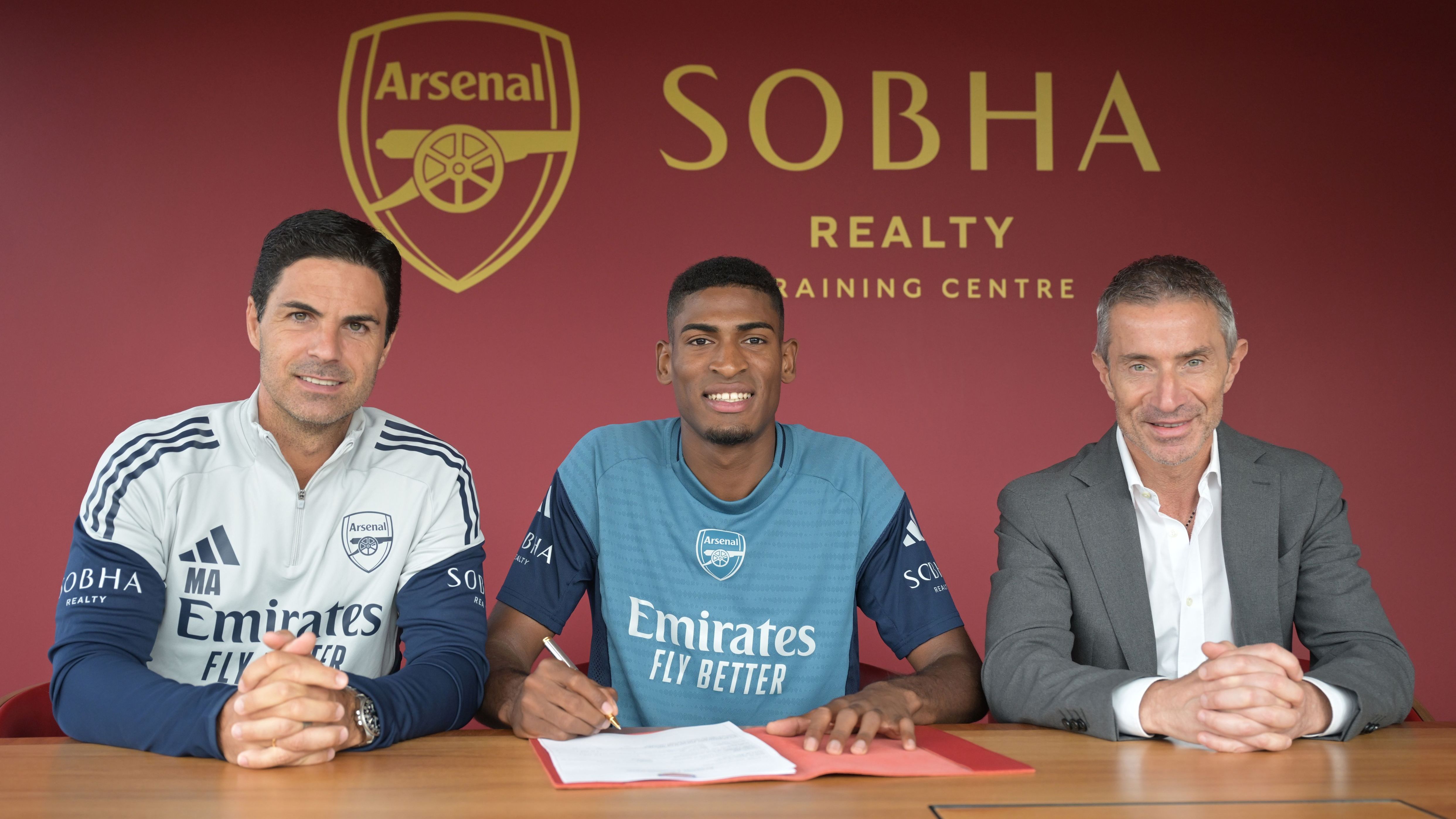 'Couldn't let it pass me by' - Cristhian Mosquera reveals what he will bring to Arsenal after €20m transfer from Valencia is finally confirmed