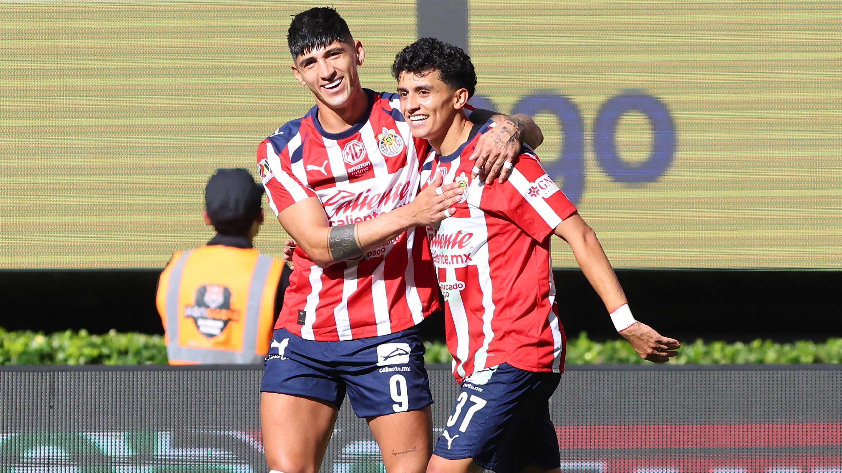 USMNT hopefuls Cade Cowell and Richard Ledezma lead Chivas to thrilling 4-3 win over Atlético de San Luis