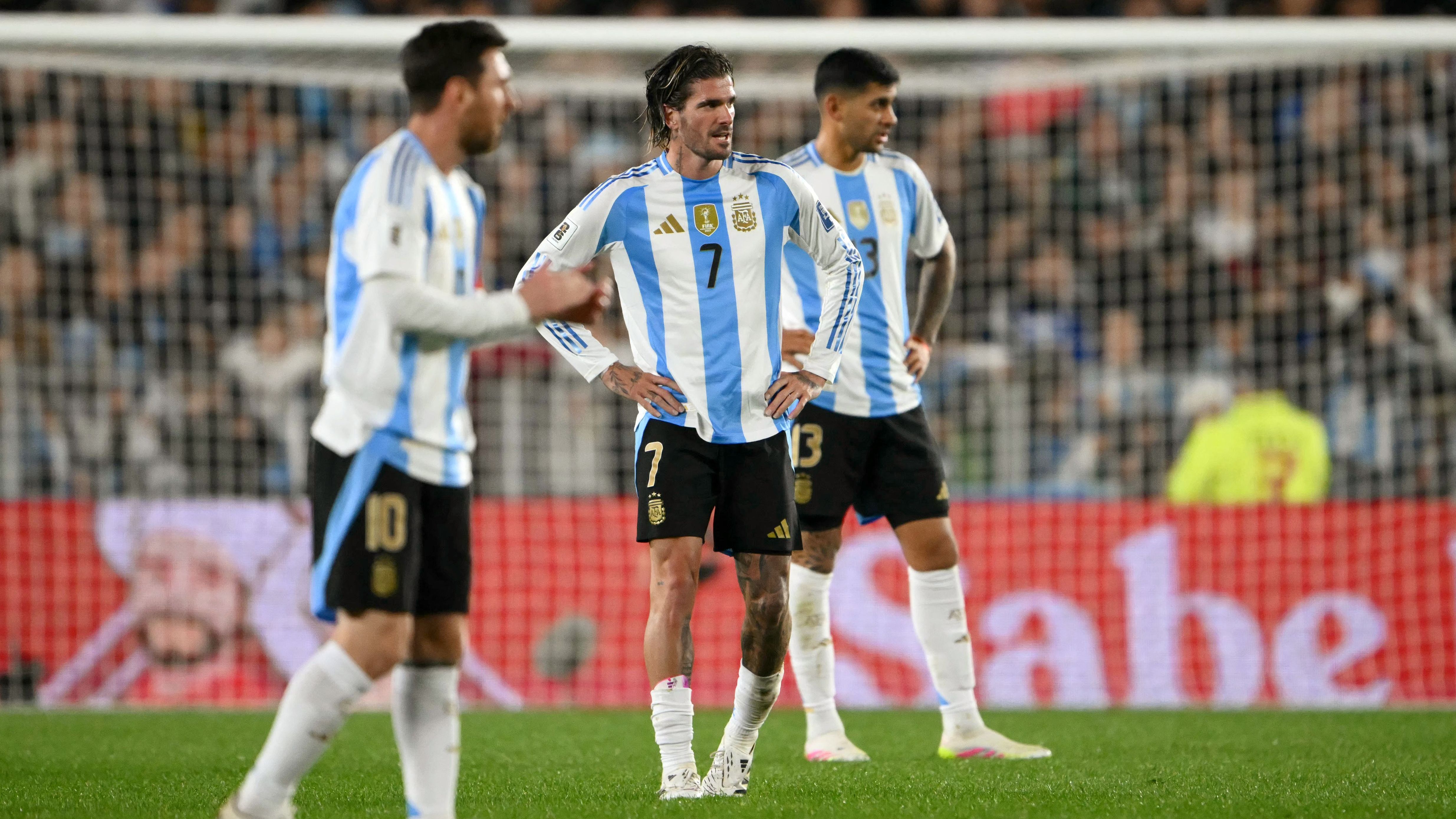 'Is he thinking about leaving the national team?' - Rodrigo De Paul's move to Inter Miami less than a year before the World Cup sparks criticism within Argentina media