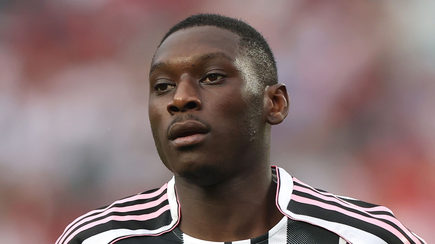 Chelsea & Man Utd eye forgotten PSG striker Randal Kolo Muani after backing away from Alexander Isak deal