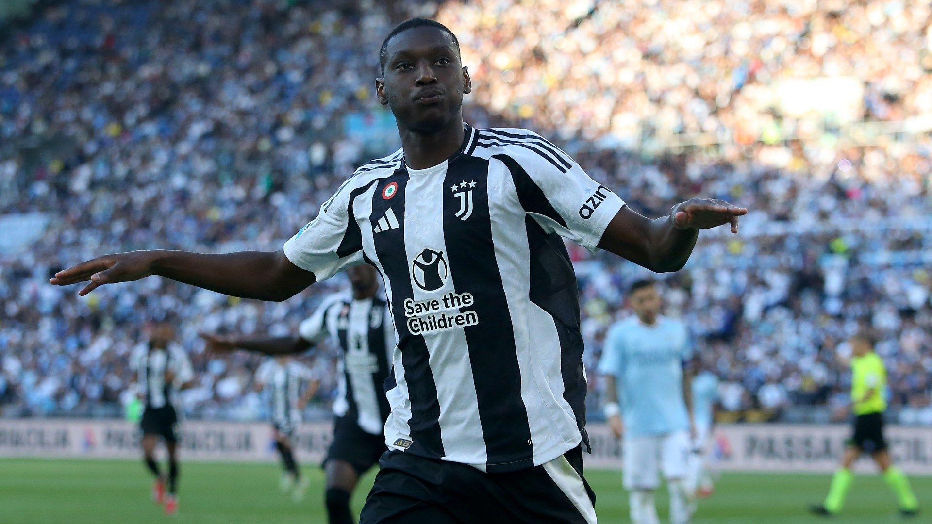 Chelsea & Man Utd eye forgotten PSG striker Randal Kolo Muani after backing away from Alexander Isak deal