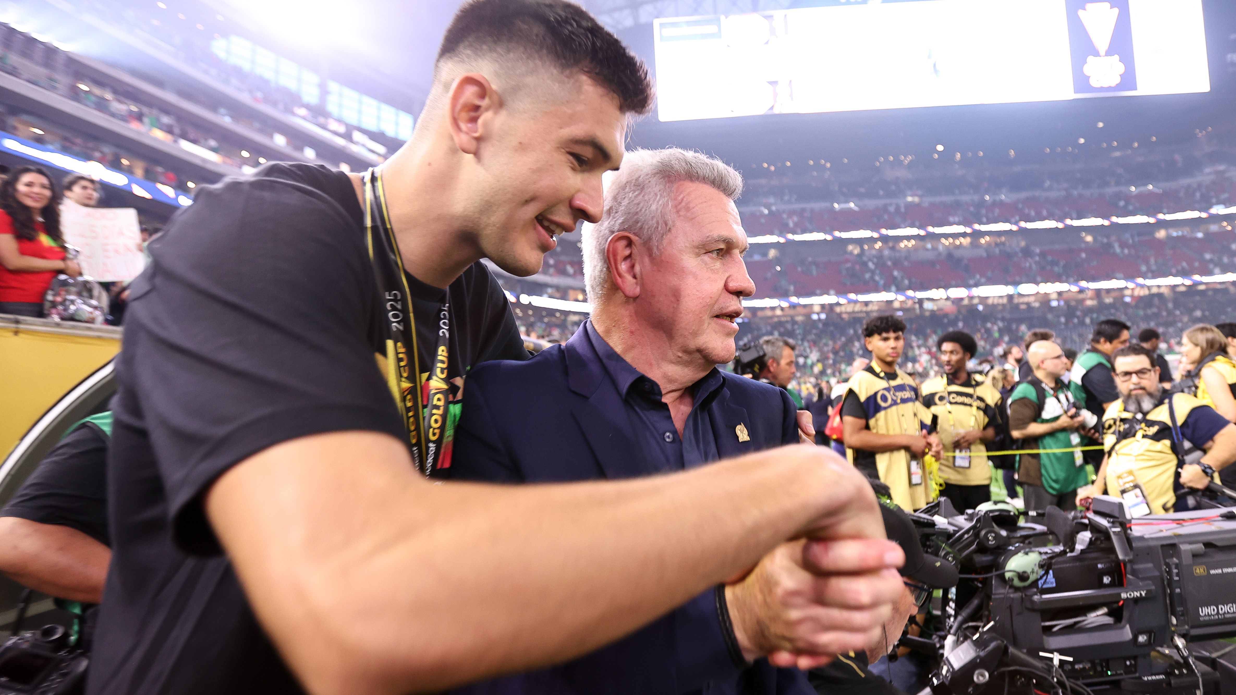 Santiago Giménez reveals his ideal starting XI for Mexico’s 2026 World Cup opener - and boldly includes himself