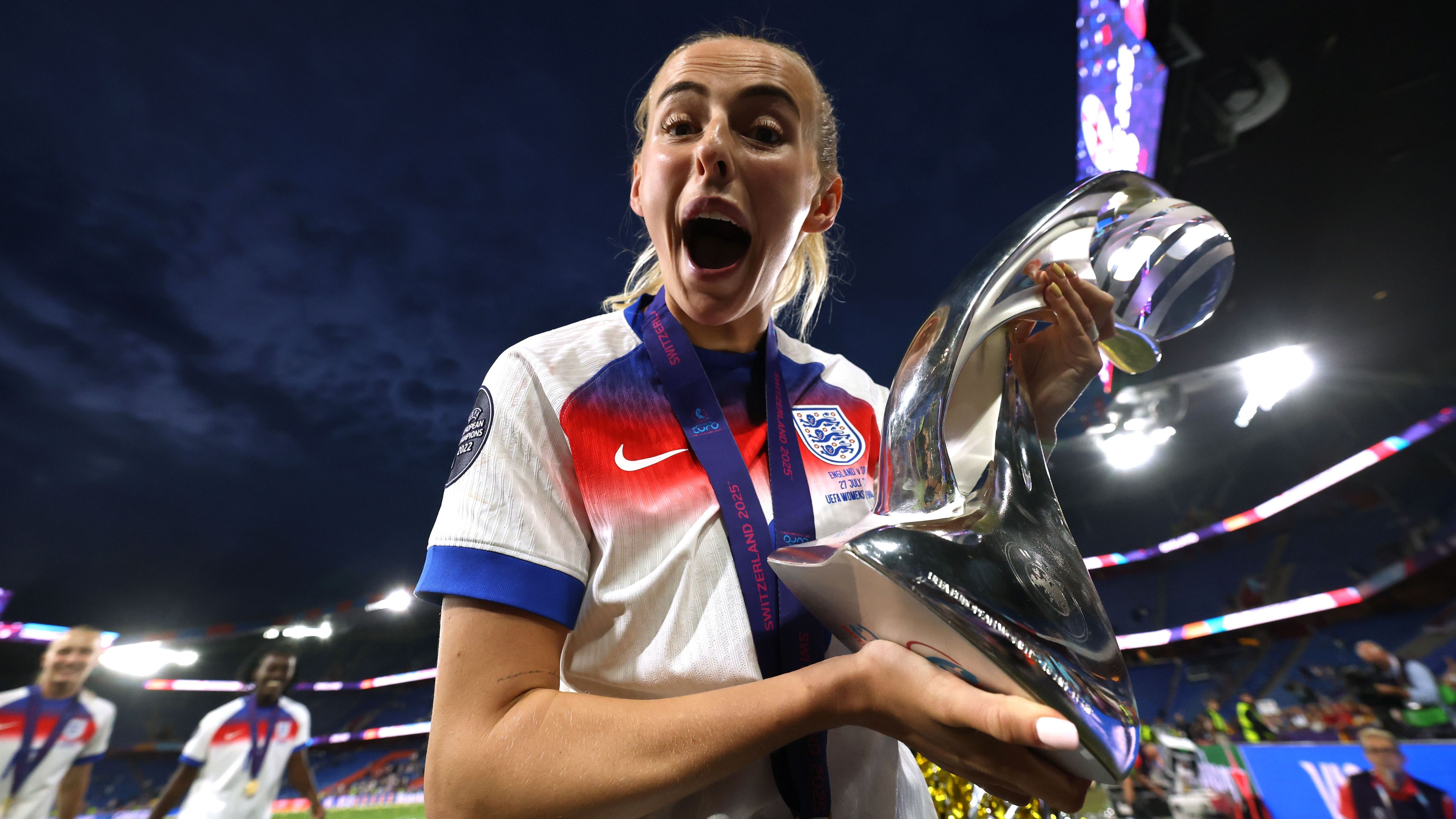 Lionesses enjoy Downing Street reception after making triumphant return to UK following Euro 2025 success