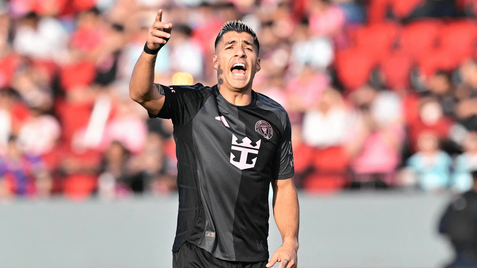 Luis Suarez shares reunion with former Liverpool star Fernando Torres during Inter Miami training visit