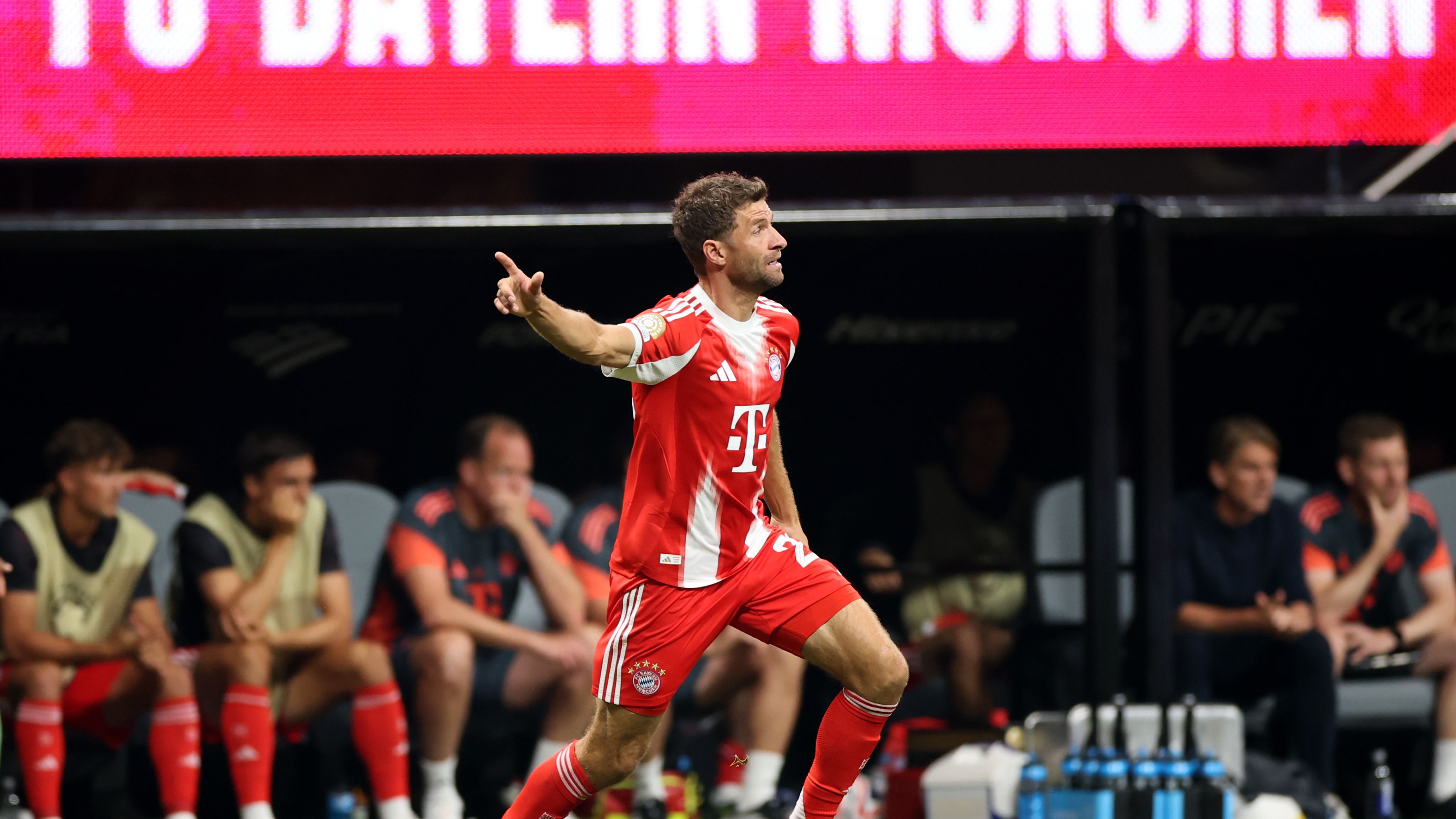 'It's not a good fit' - Former USMNT striker Charlie Davies questions what role Bayern Munich legend Thomas Muller would potentially play for Vancouver Whitecaps