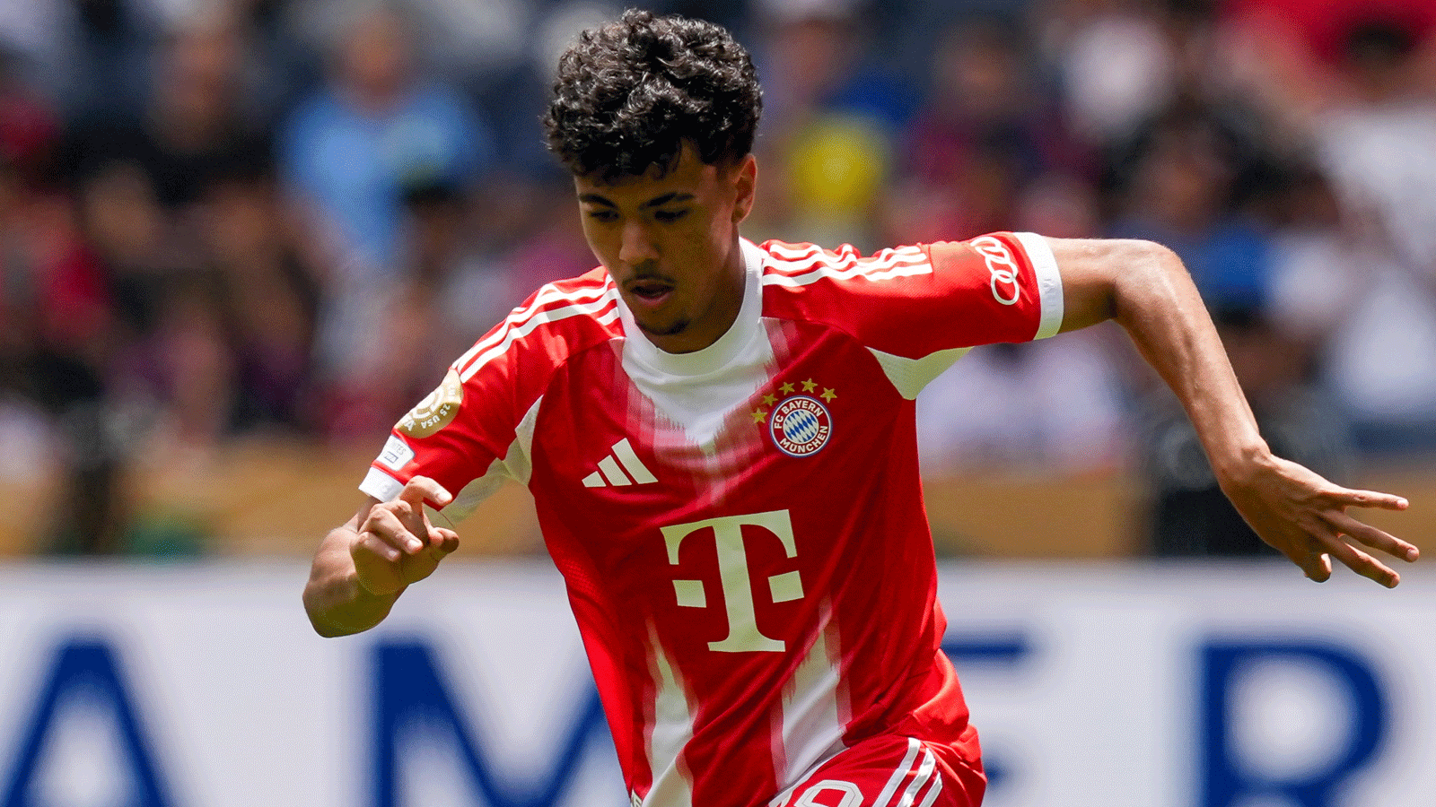 Bayern Munich admit to 'regret' as Everton complete €9m signing of highly-rated teenage left-back