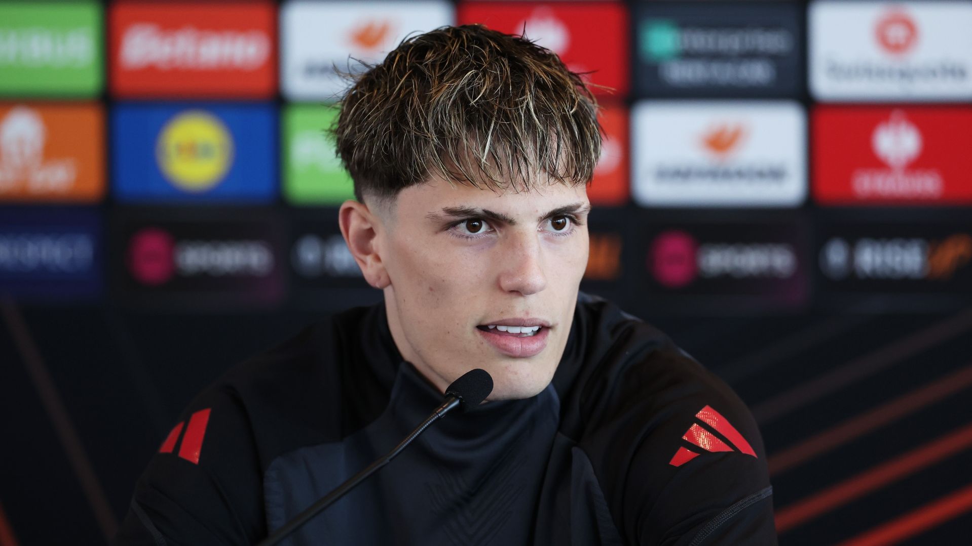 Man Utd target swap deals to offload Alejandro Garnacho as Red Devils set sights on Ollie Watkins & Nicolas Jackson