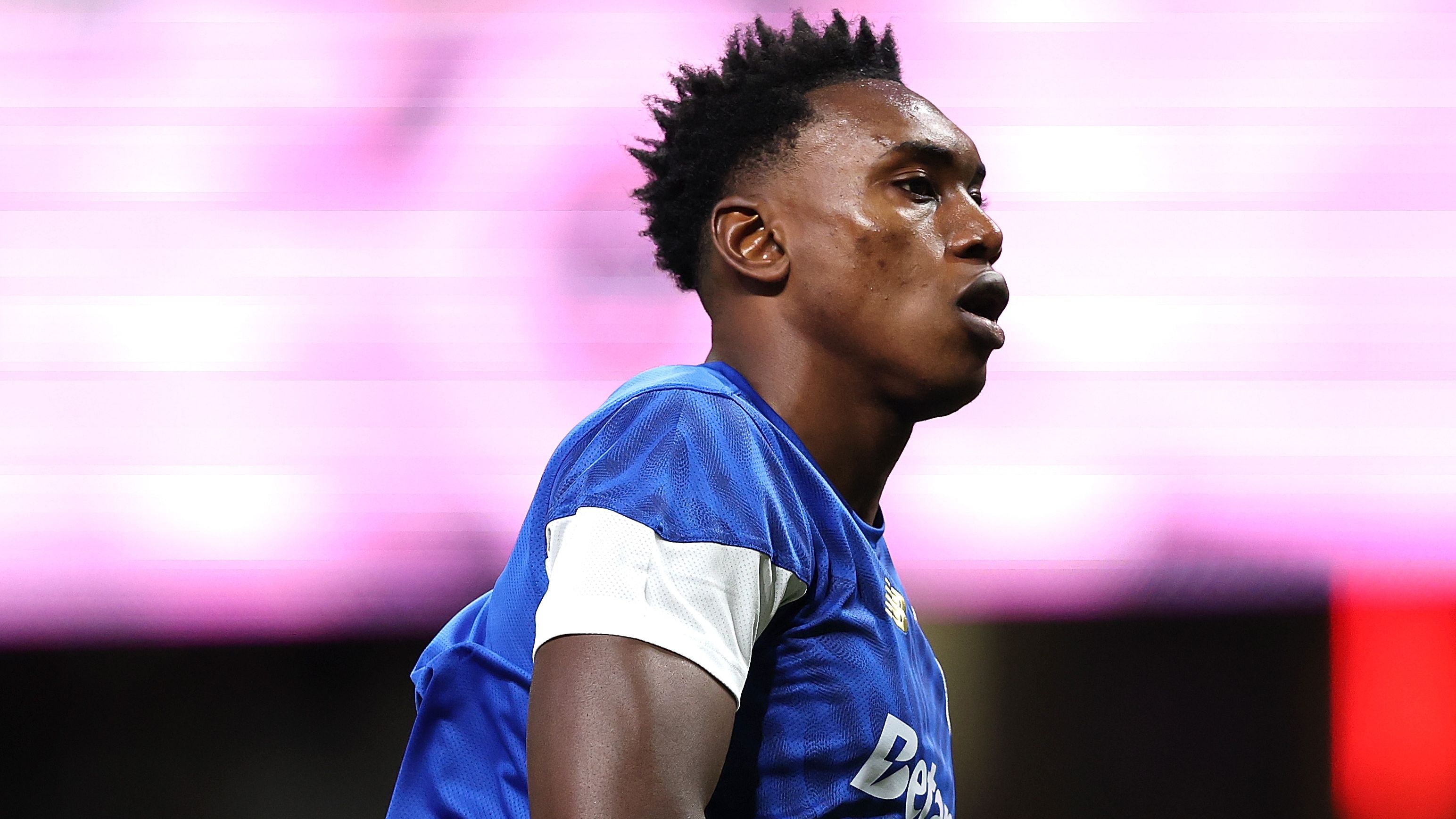 Aston Villa told to pay whopping transfer fee for Samu after Porto aim to discourage Premier League interest in star forward