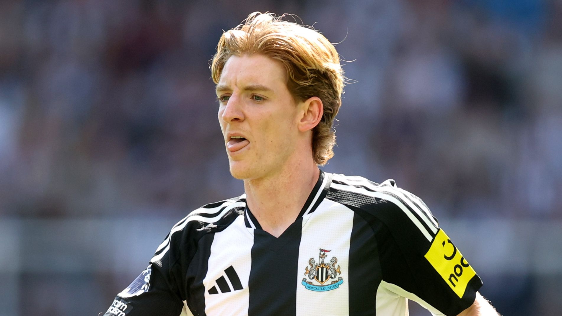 'I understand' - Anthony Gordon reveals sympathy for Alexander Isak amid Liverpool interest as England winger offers to replace £150m-rated striker up front