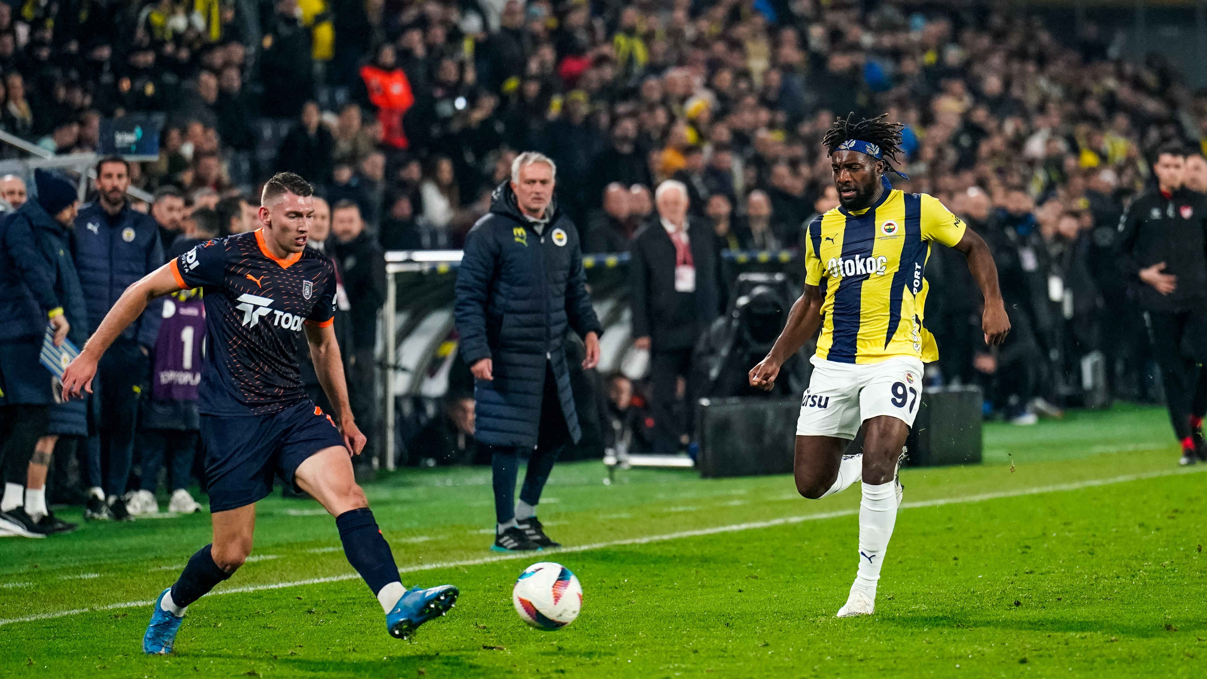 Club America reportedly sign former Newcastle United star Allan Saint-Maximin in a $13.9 million transfer from Al-Ahli