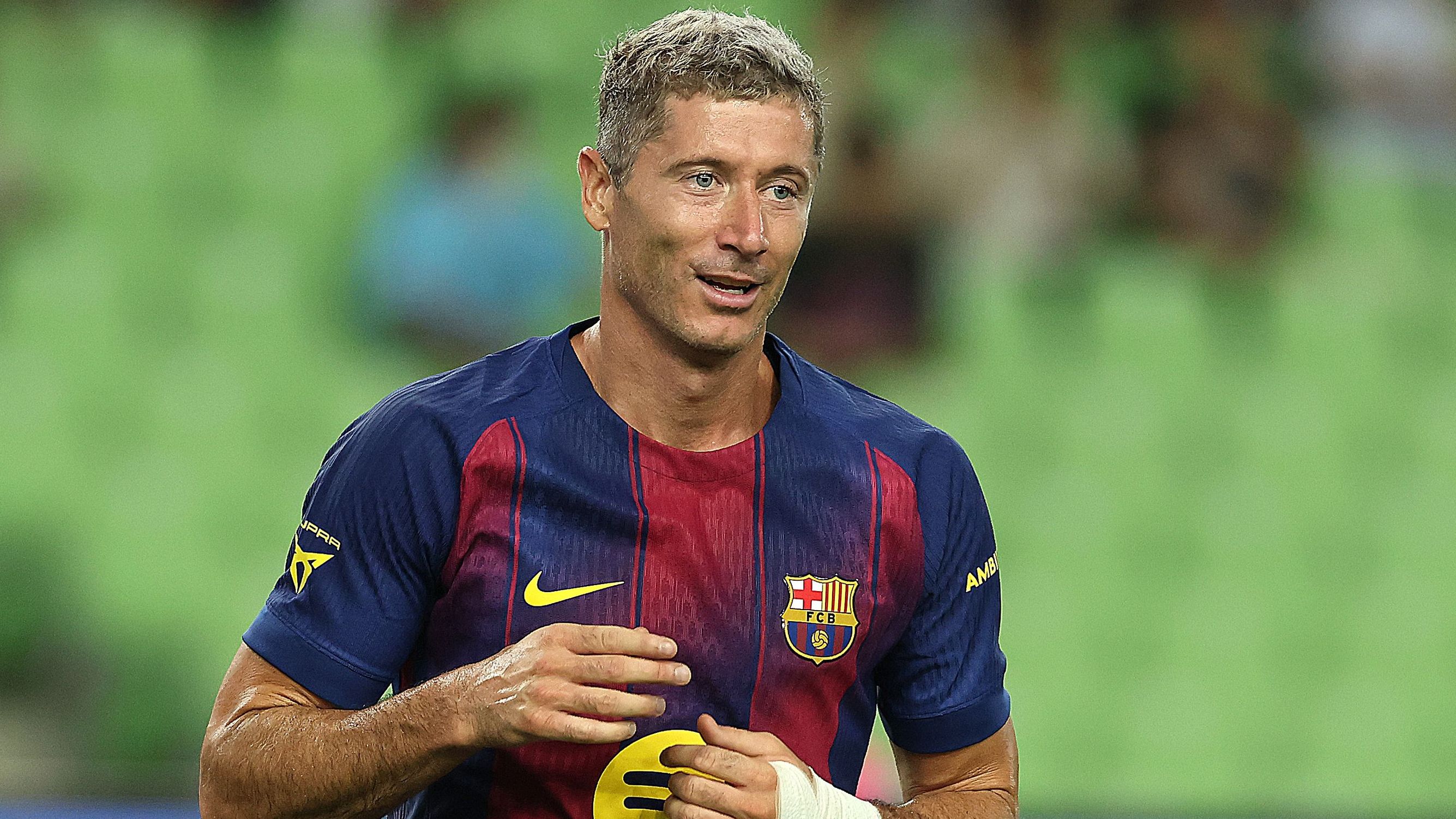 Robert Lewandowski said 'yes' to Man Utd but transfer never happened - Barcelona striker explains why he missed out on Premier League move