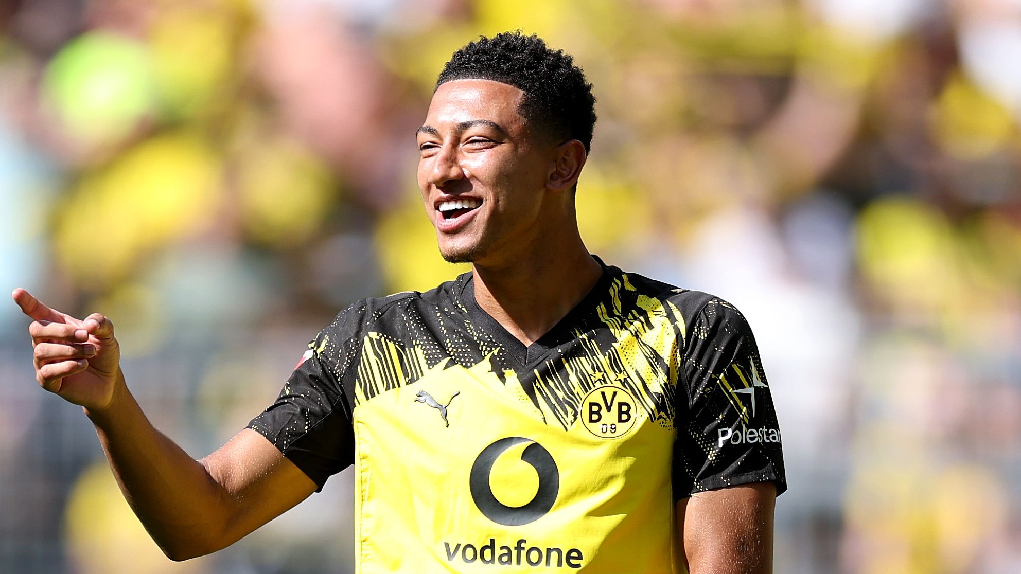 VIDEO: Jobe's hero's welcome! Bellingham given typically raucous greeting by Signal Iduna Park crowd ahead of Borussia Dortmund home debut