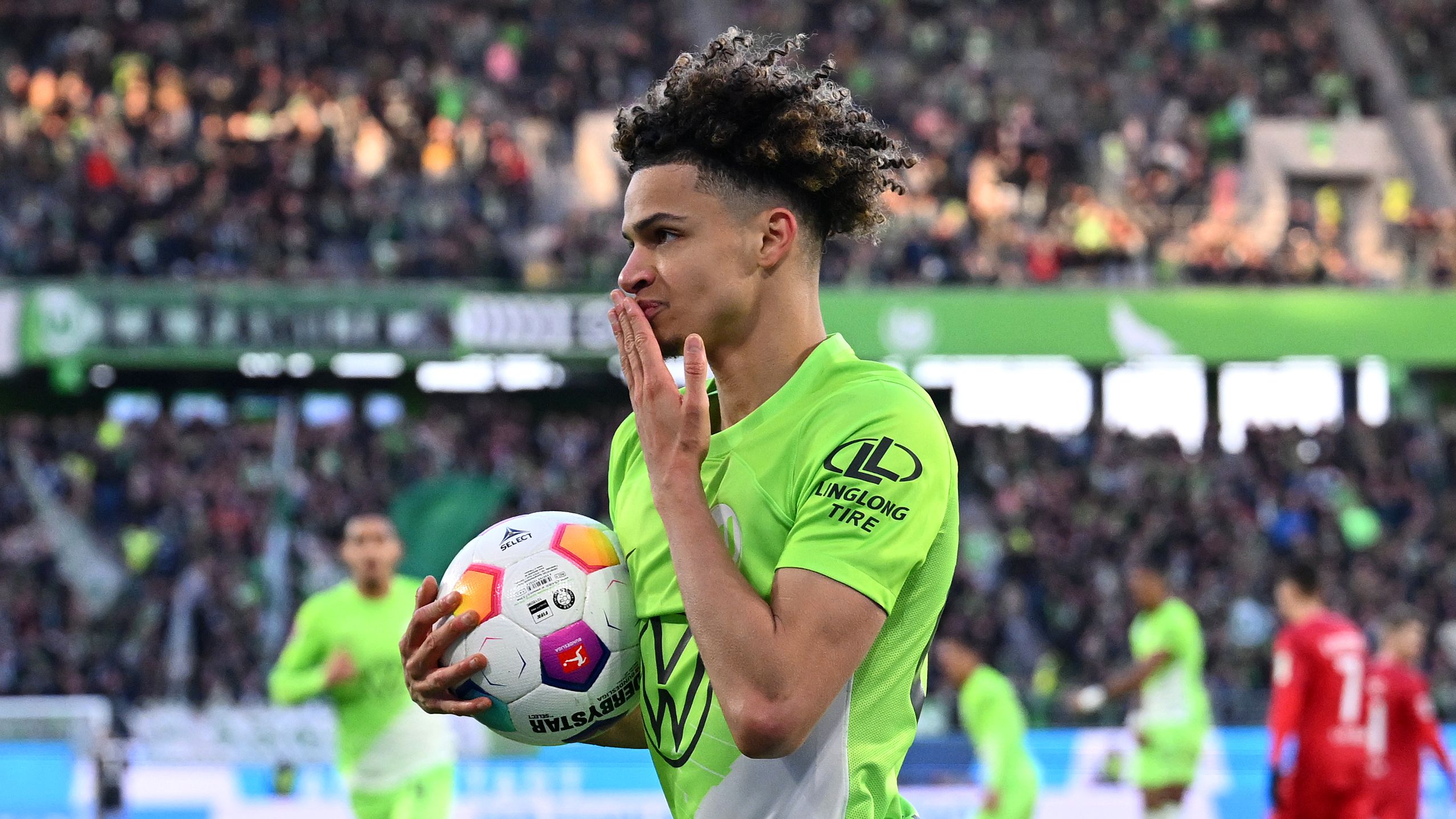 Americans Abroad - Bundesliga: Gold Cup breakout star Malik Tillman takes center stage at Bayer Leverkusen, but uncertainty for USMNT players at Borussia Dortmund