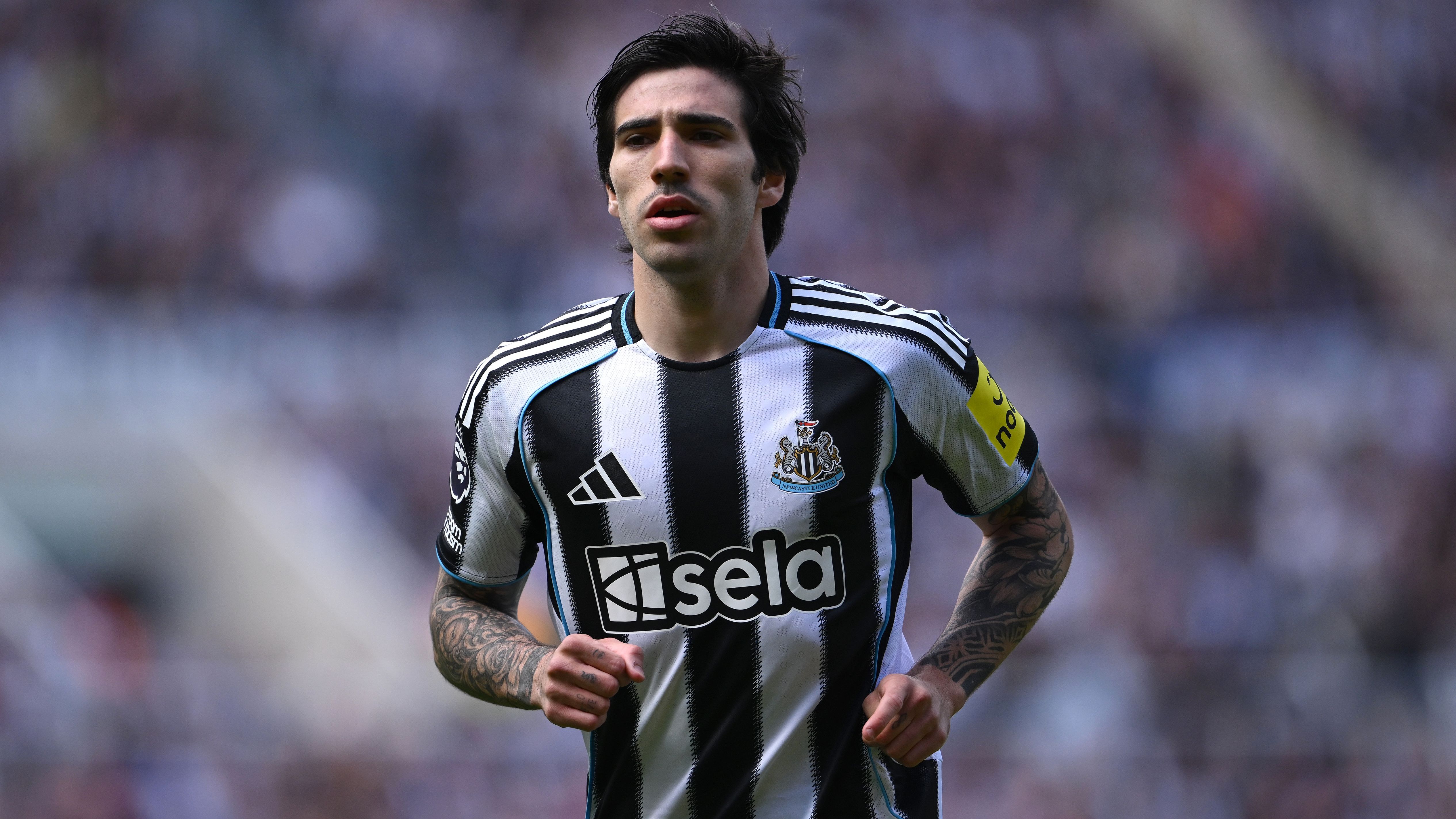 Newcastle's next striker? Juventus to offer Dusan Vlahovic to Magpies in bid to bring Sandro Tonali back to Serie A