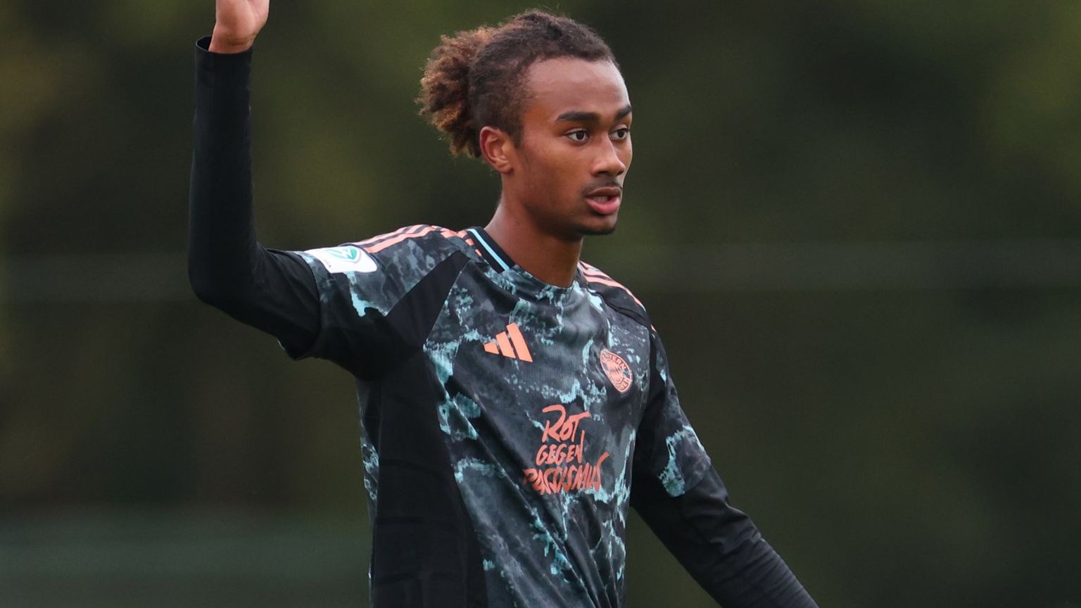 Jonah Kusi-Asare, your time is now! Bayern tell young striker they will not be loaning him out as he is set to play second fiddle to Harry Kane in 2025/26