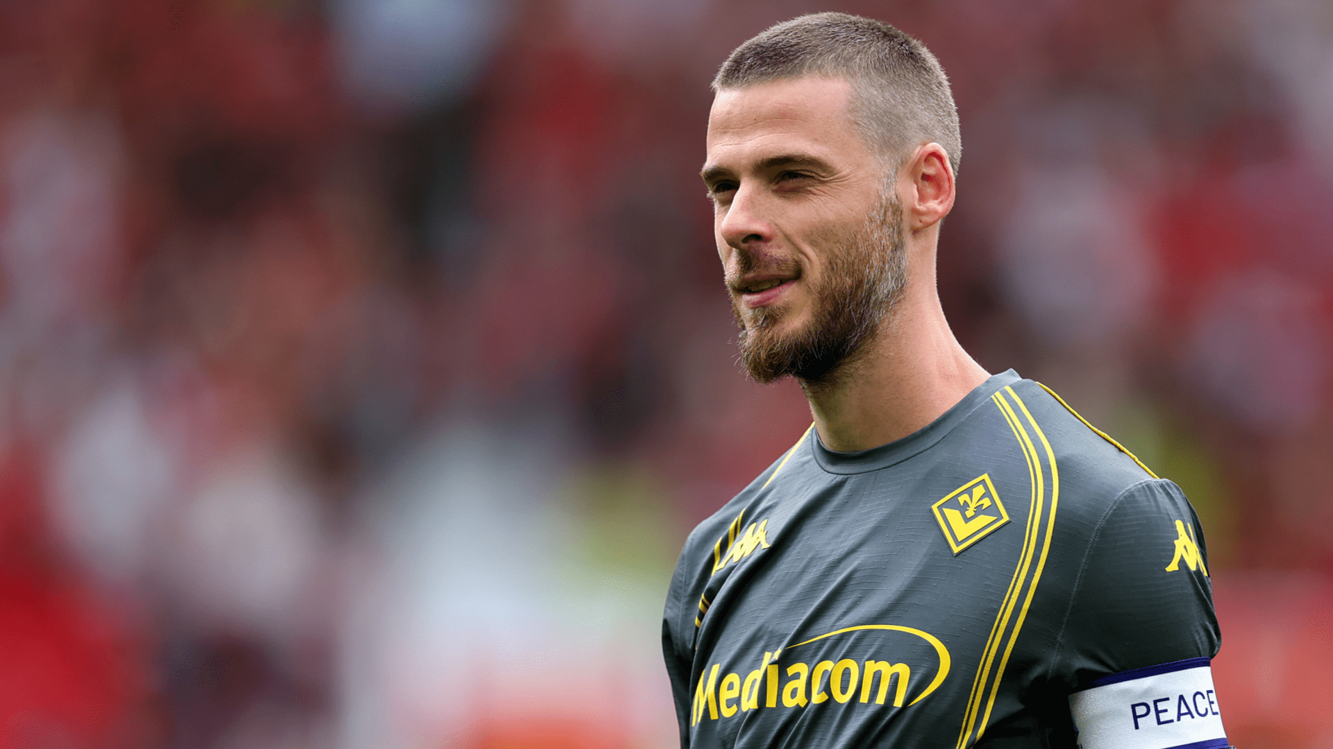 Man Utd considering stunning David de Gea reunion! Red Devils could re-sign legendary goalkeeper from Fiorentina amid search for new shot-stopper