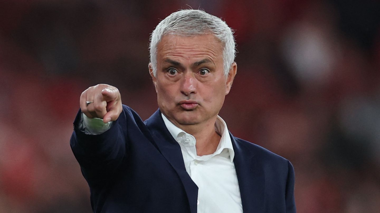 Jose Mourinho gets Benfica's backing in referee feud as Portuguese giants say officials 'cannot go unpunished' in furious statement