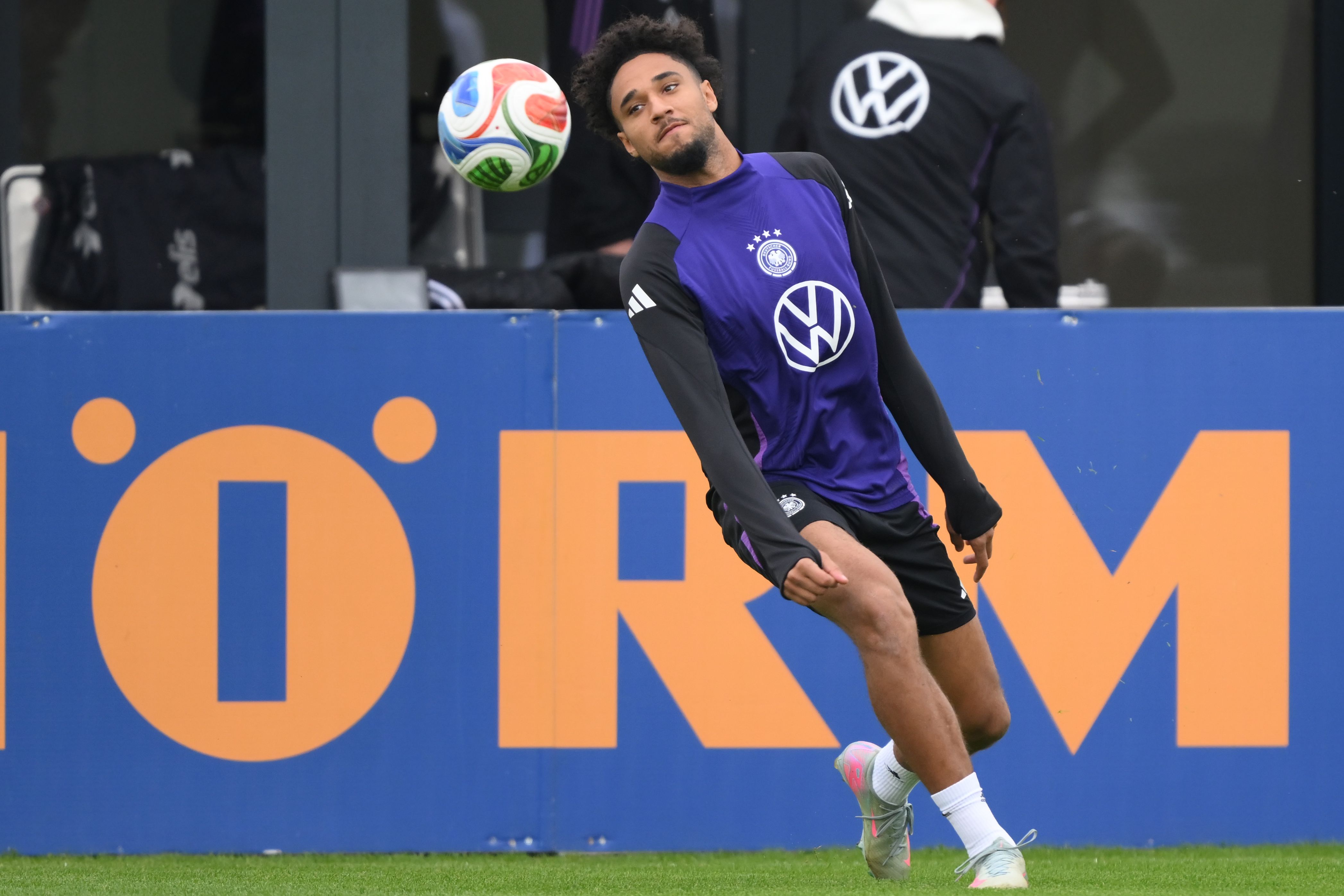 Thomas Frank eyeing Brentford raid! Spurs interested in reuniting manager with winger Kevin Schade as January plans take shape