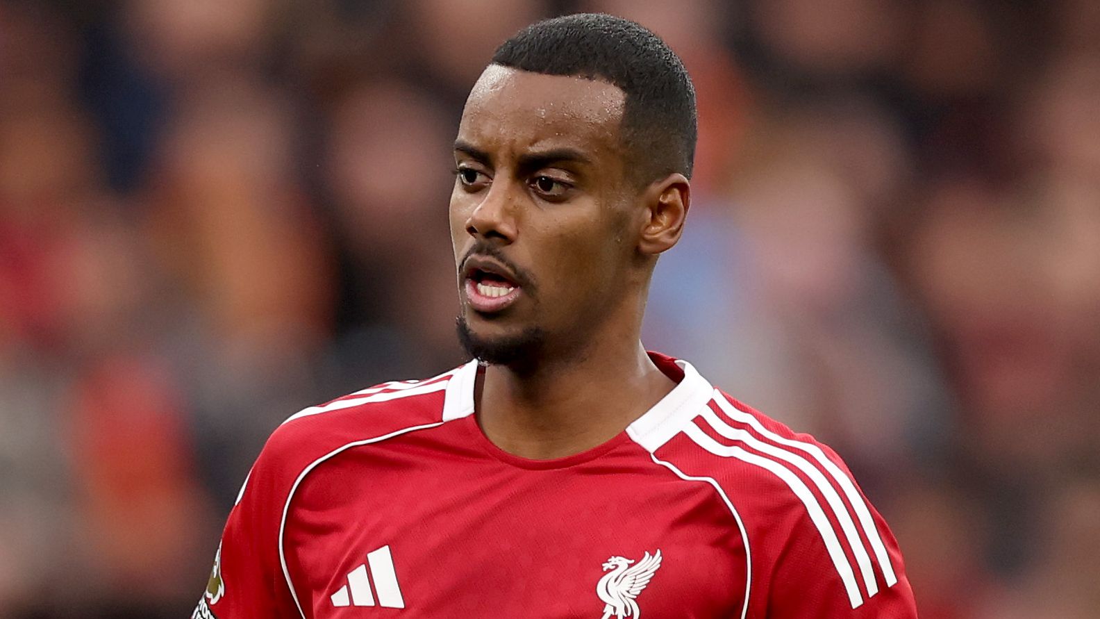 Alexander Isak called out by Liverpool icon as misfiring £125m striker told he's 'huffing and puffing' but not making himself 'a menace'
