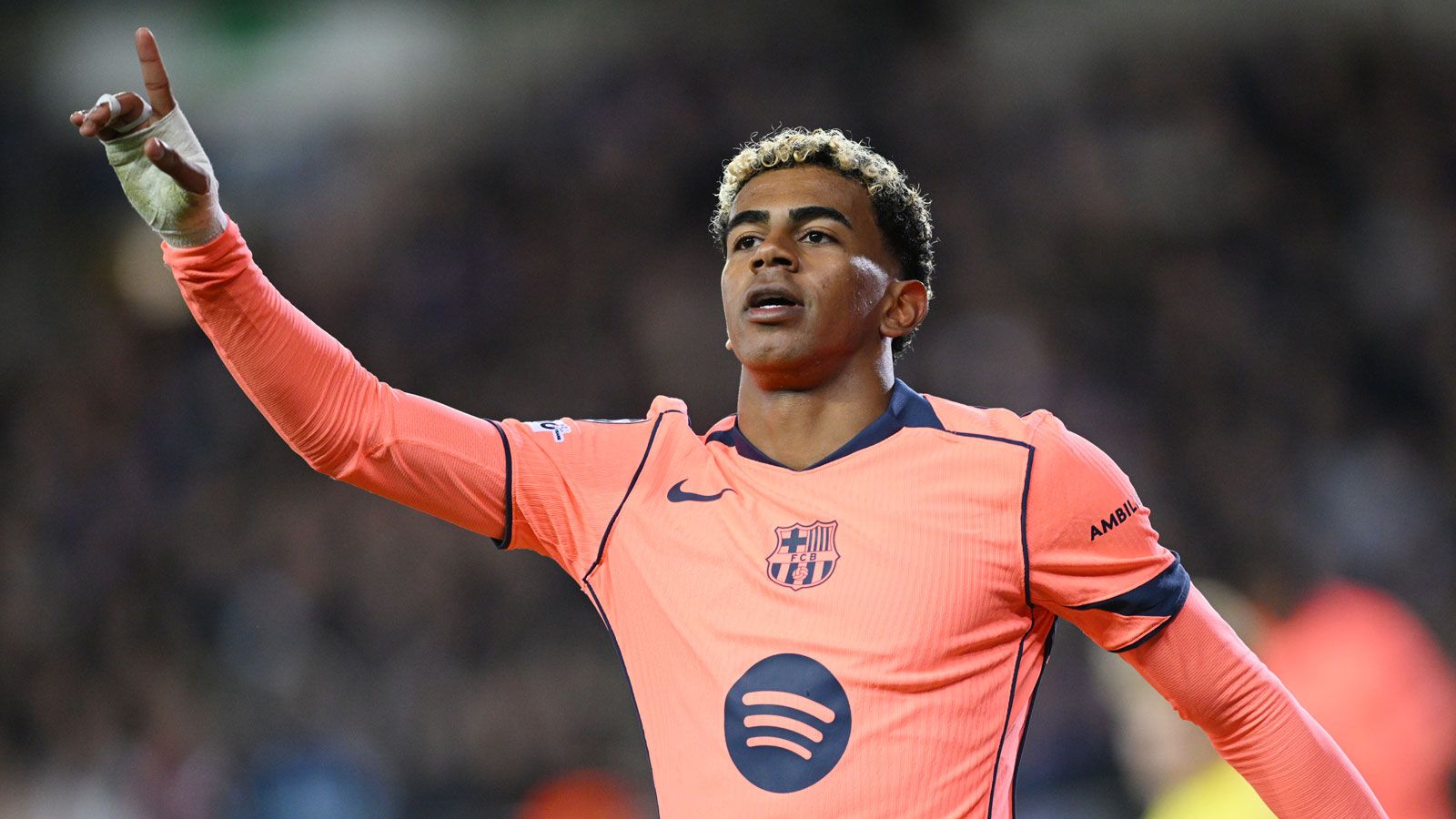 Barcelona 'know perfectly well' where weaknesses lie as sporting director Deco dismisses 'irrelevant' concerns over Hansi Flick's style in wake of Club Brugge slip