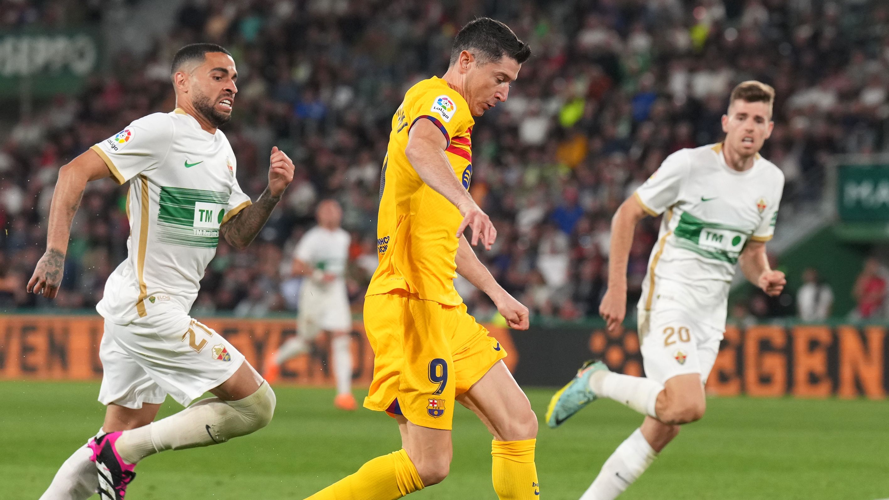 Robert Lewandowski to team up with Luka Modric? AC Milan meet with Barcelona striker's agent to replace disappointing Santiago Gimenez