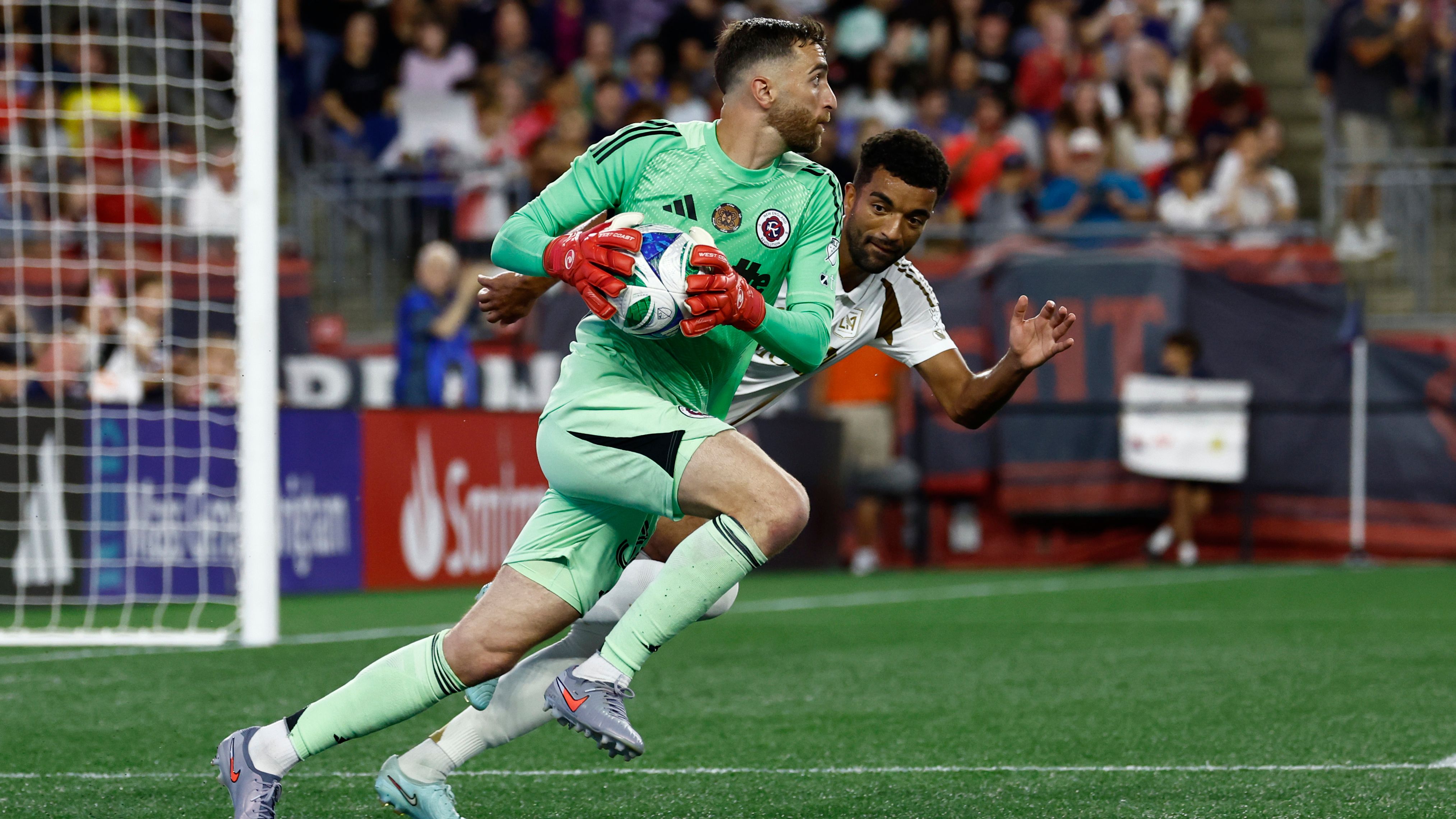 'He's on the outside looking in' - Former USMNT star Stuart Holden fears Matt Turner's absence from Mauricio Pochettino's November squad could have World Cup implications