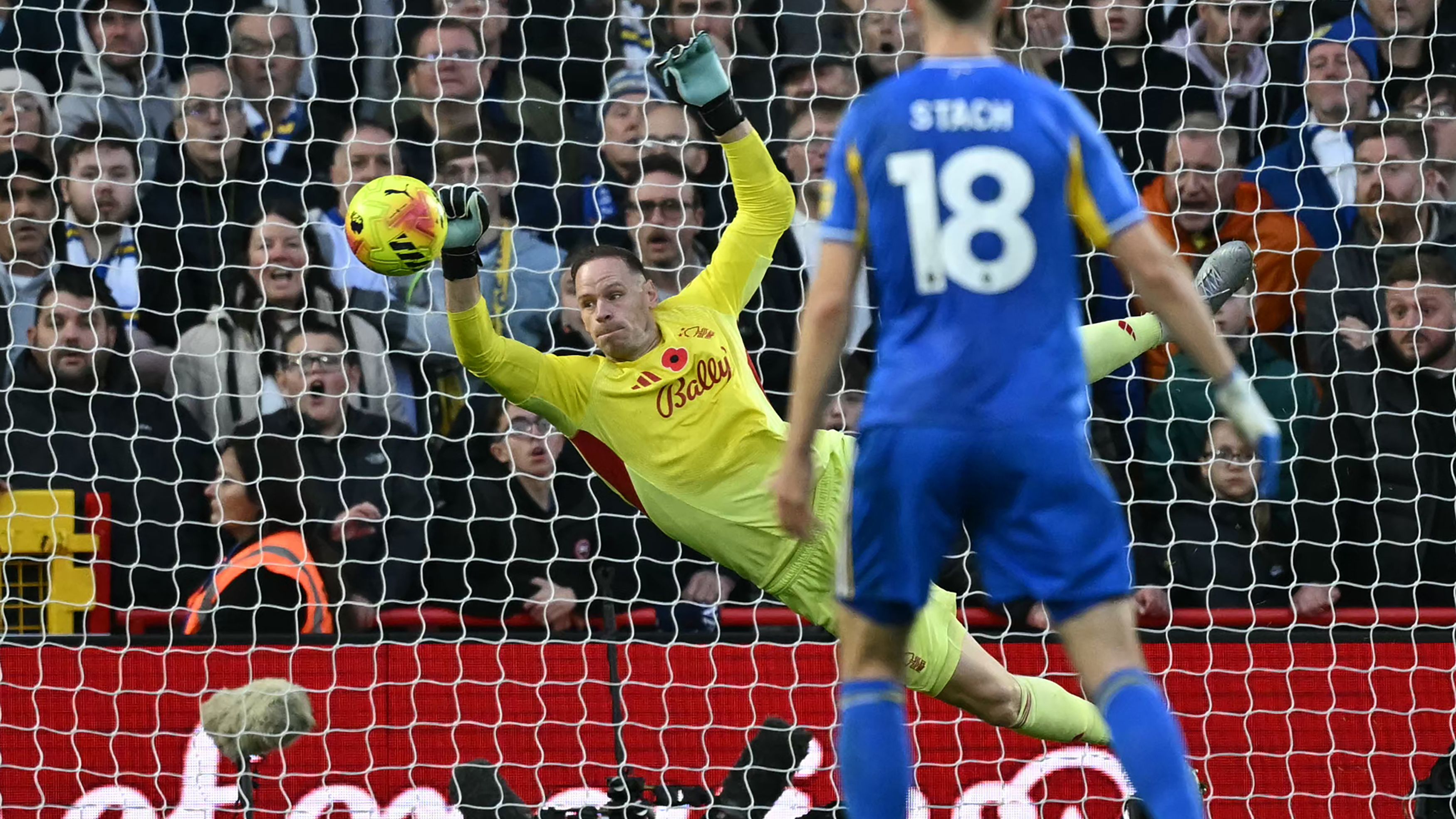 WATCH: USMNT's Brenden Aaronson picks up assist as Leeds United fall 3-1 to Nottingham Forest