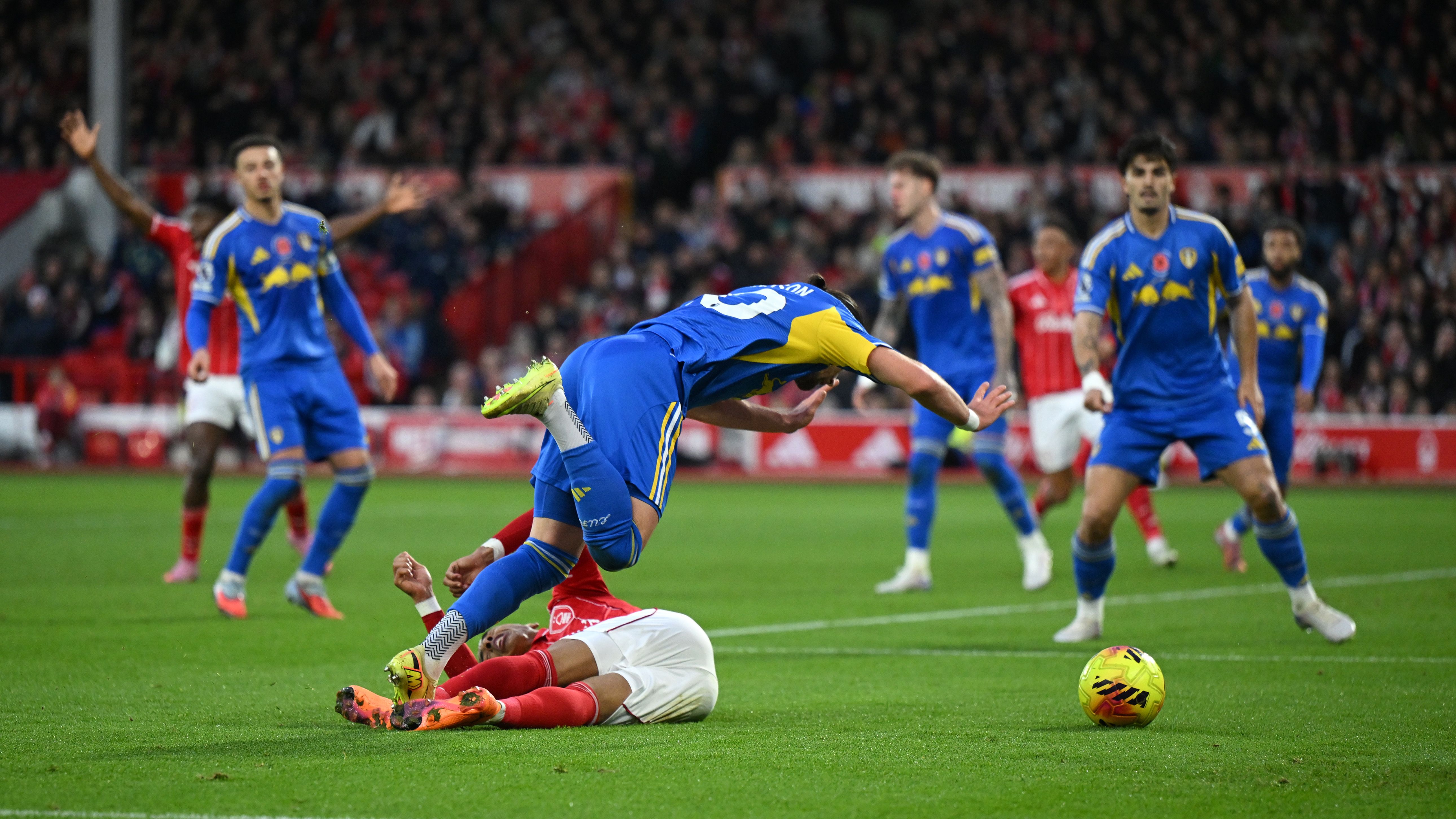 WATCH: USMNT's Brenden Aaronson picks up assist as Leeds United fall 3-1 to Nottingham Forest
