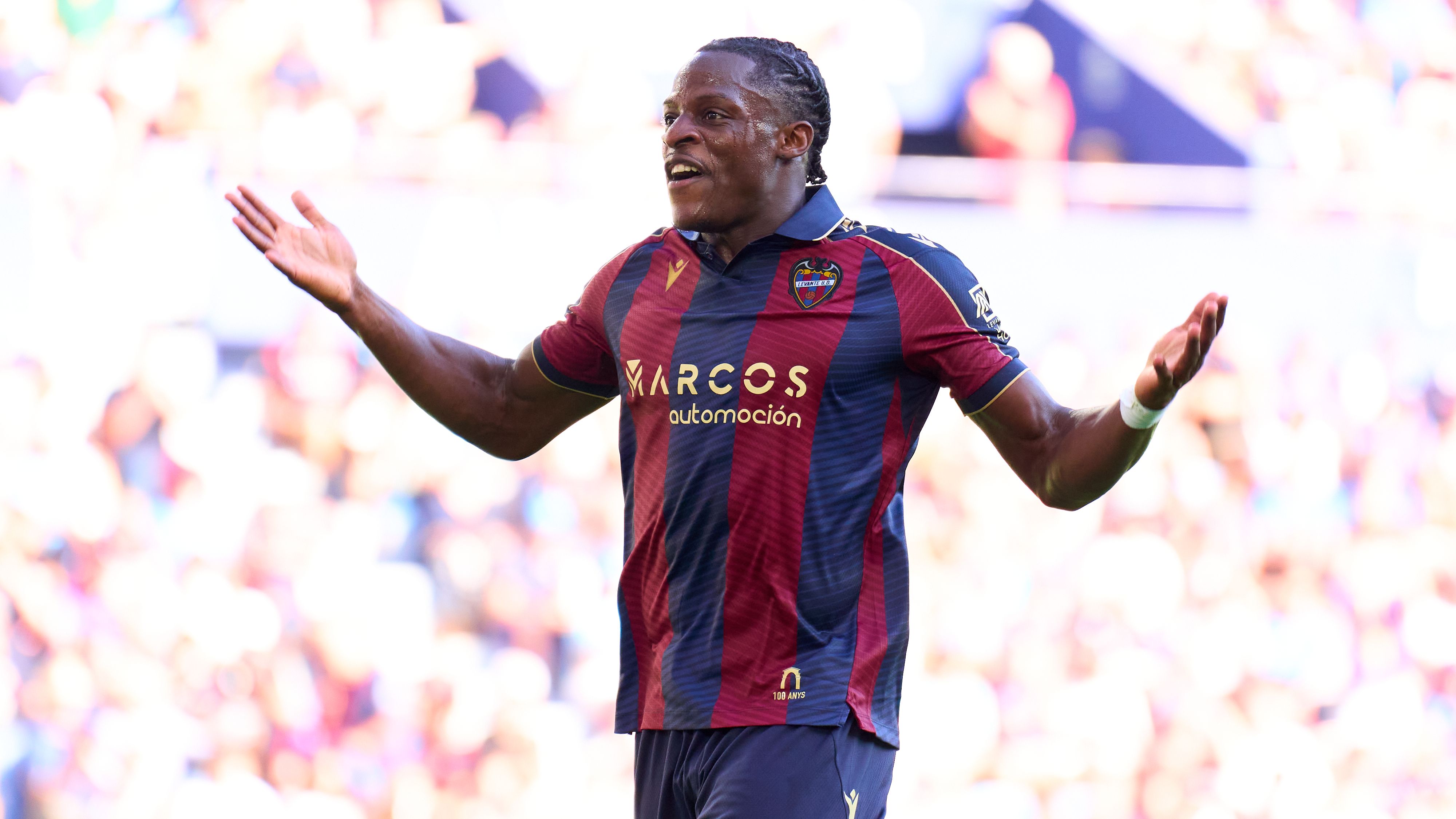 Real Madrid and Barcelona target admits to 'dream' Chelsea transfer as CEO confirms €30m rejected bid