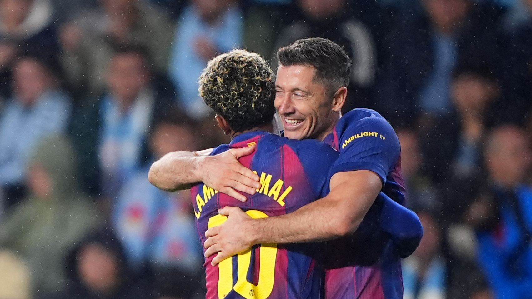 'We're two points behind!' - Robert Lewandowski not losing sight of Real Madrid as Barcelona capitalise on slip up from La Liga leaders