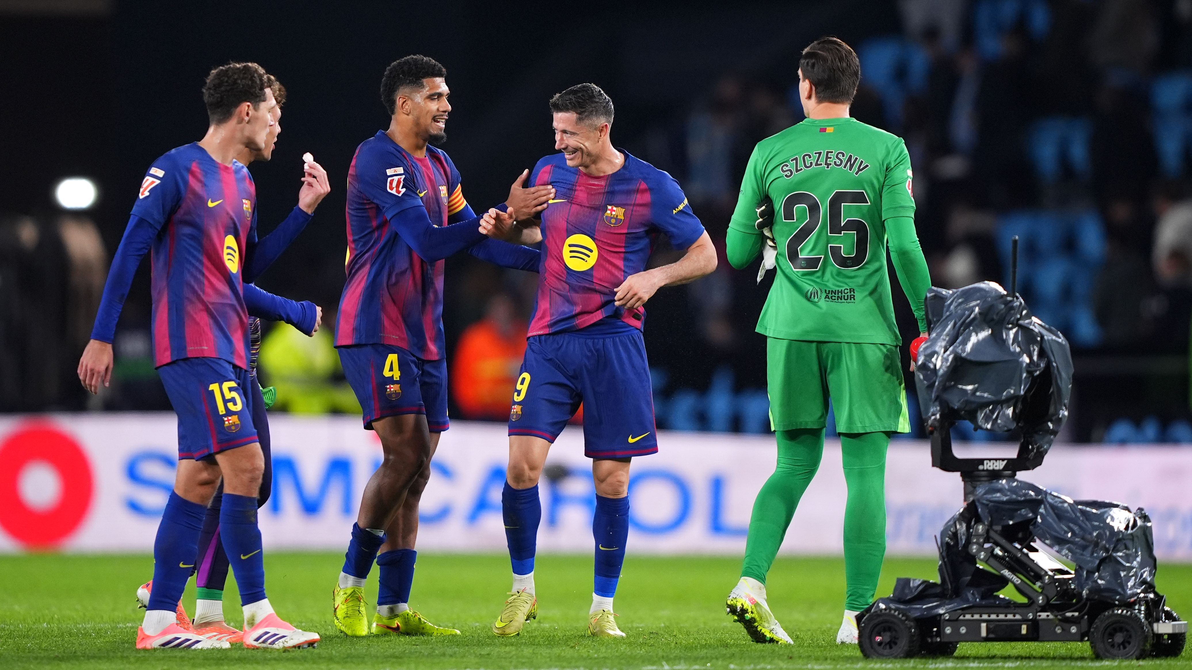 'We're two points behind!' - Robert Lewandowski not losing sight of Real Madrid as Barcelona capitalise on slip up from La Liga leaders