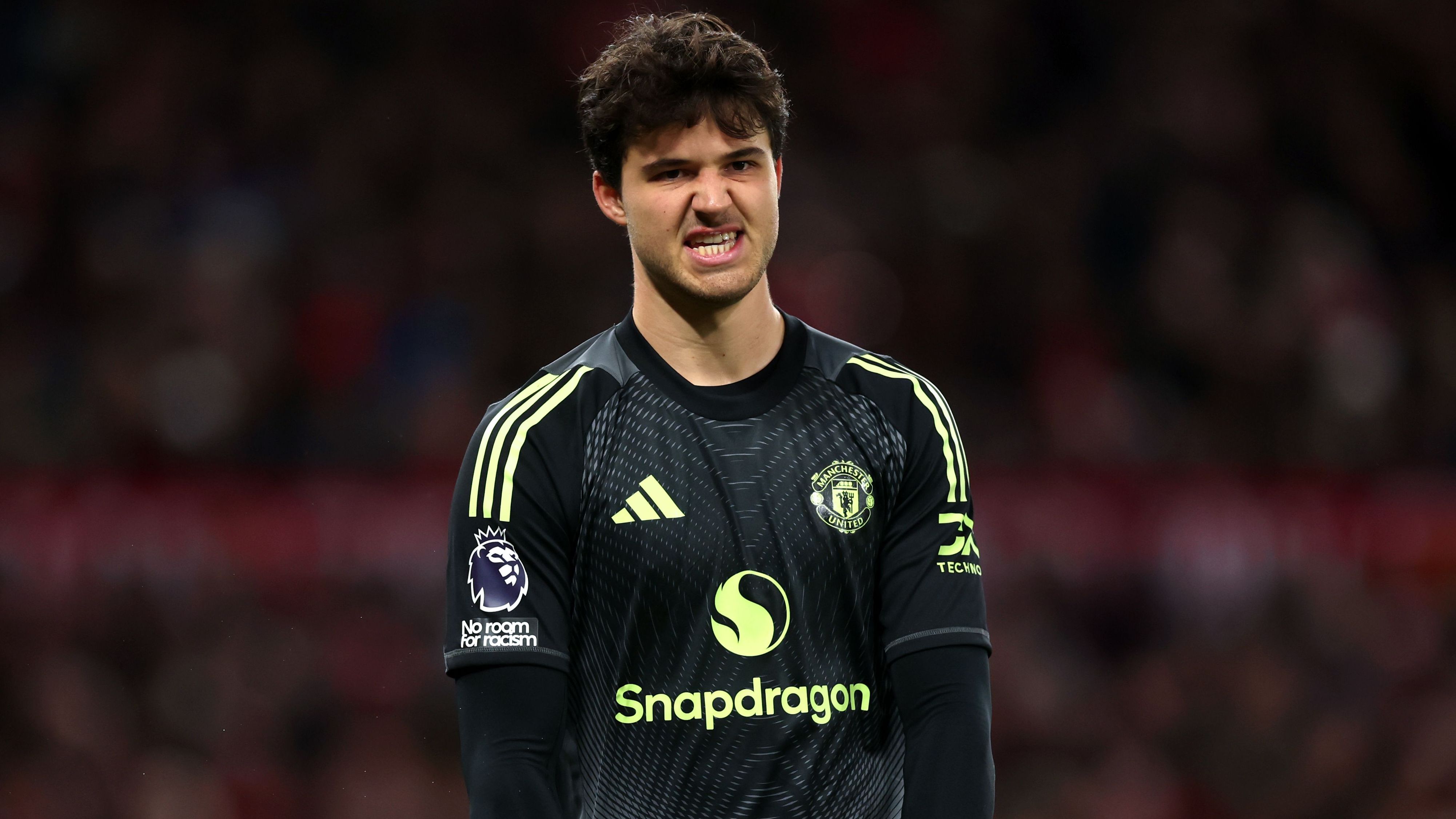 Emi Martinez warned failed Man Utd transfer saw Argentina goalkeeper miss out on 'chance of a lifetime' by Premier League legend