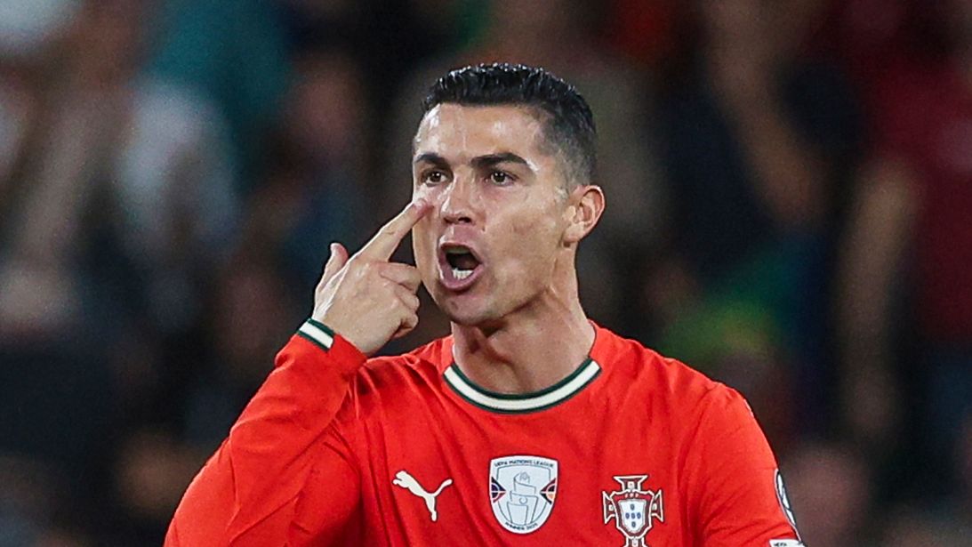 Inspiration for the future! Portugal's U16s women's team meet Cristiano Ronaldo and Co. in heartwarming video