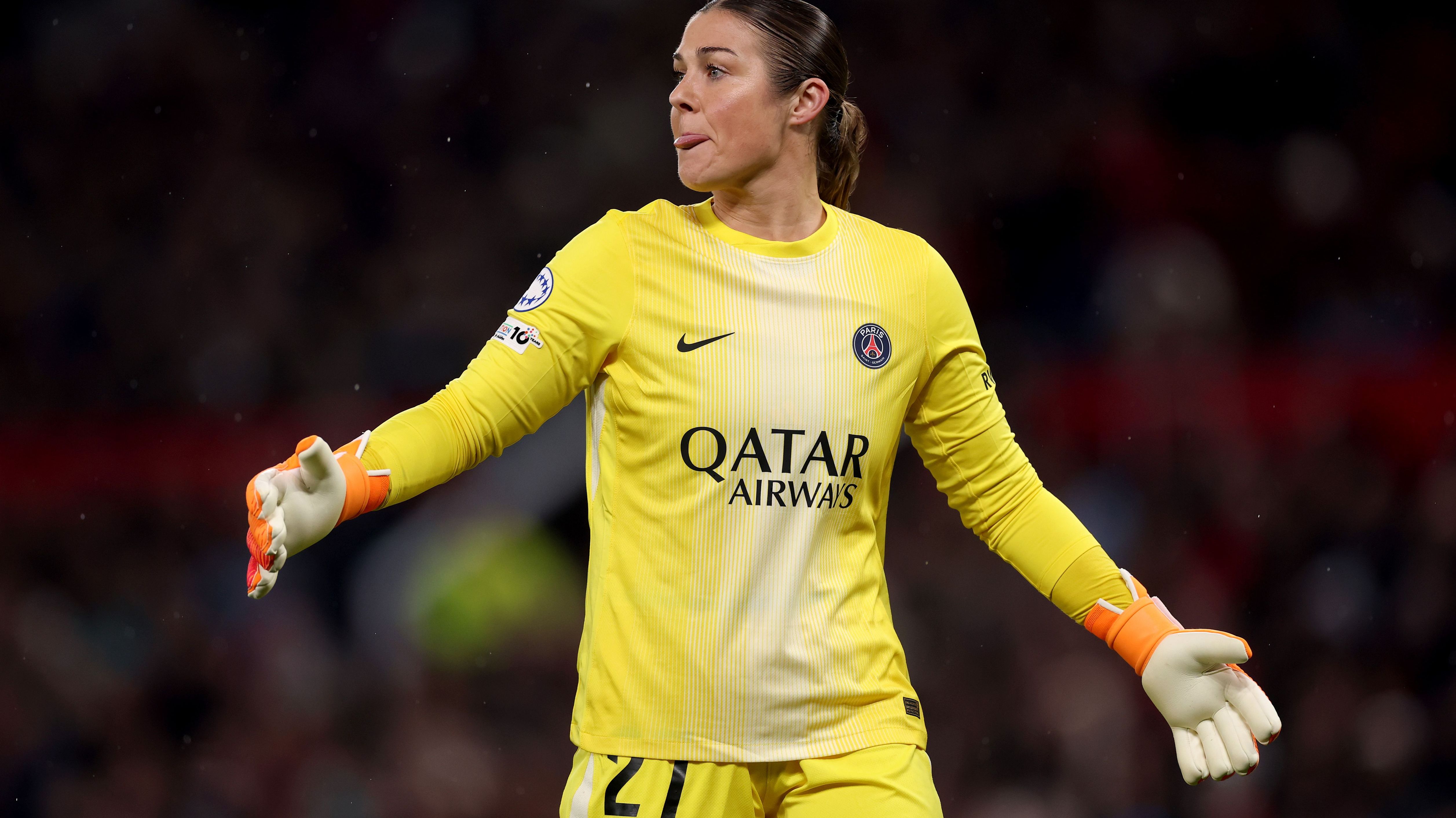 Lionesses icon Mary Earps sends out message to fans after being booed on miserable return to Man Utd with PSG in Champions League