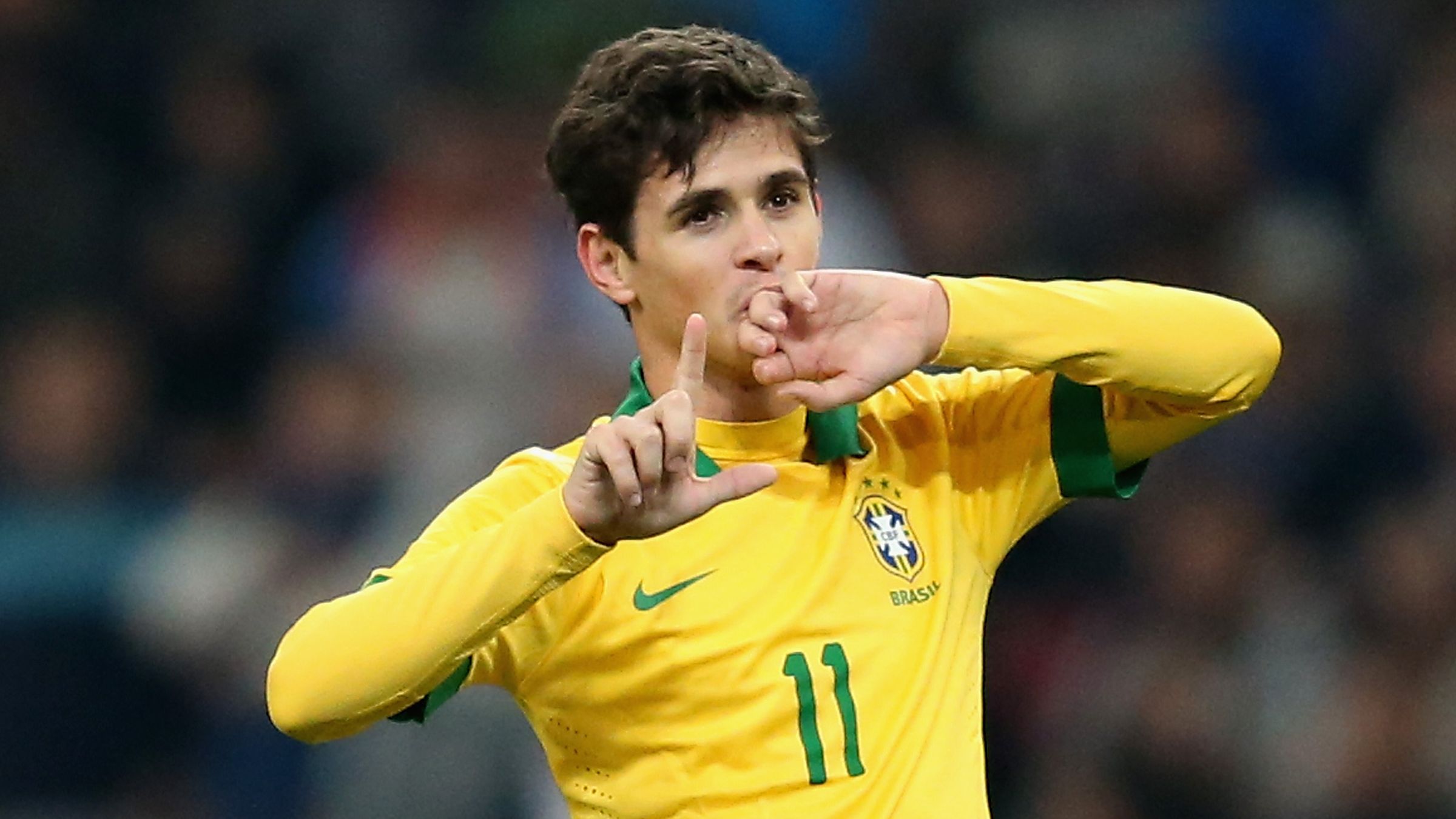 Ex-Chelsea star Oscar considering retirement after sudden collapse and diagnosis of condition