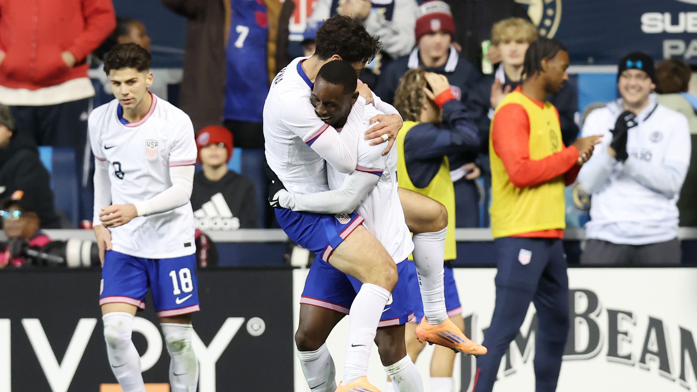 WATCH: Folarin Balogun scores USMNT game-winner after Gio Reyna's buildup sparks decisive goal