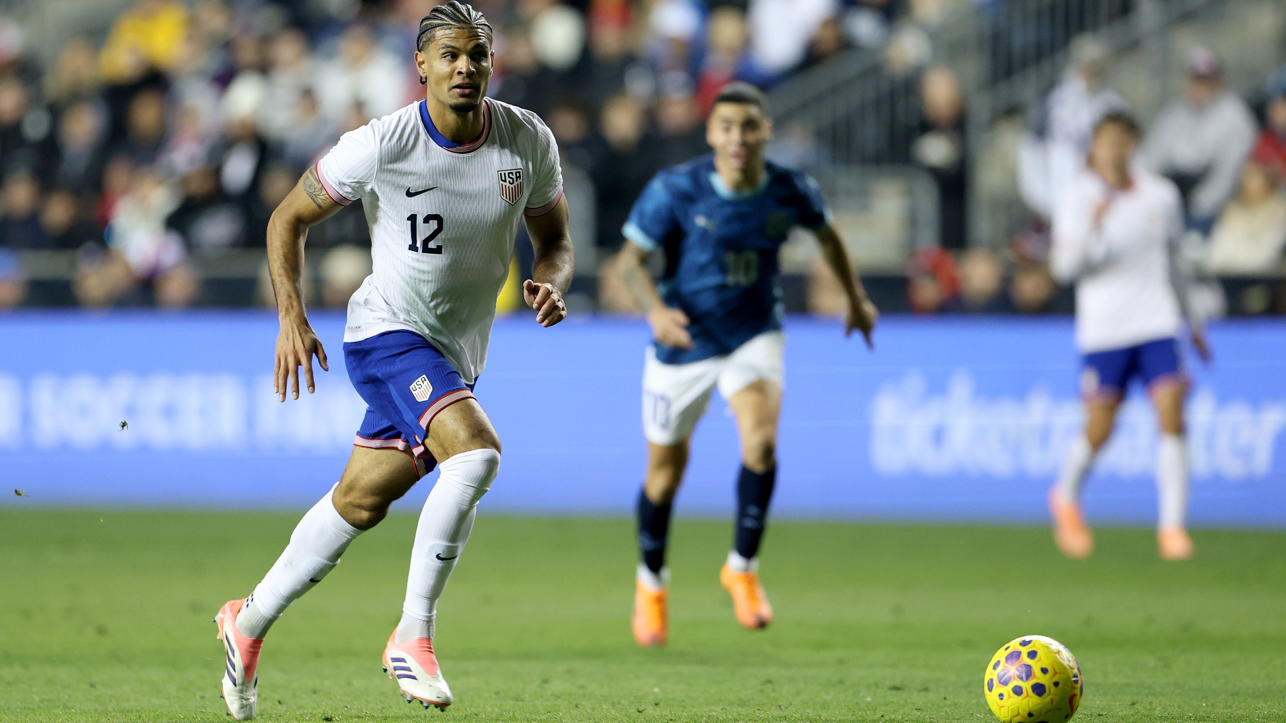 WATCH: Folarin Balogun scores USMNT game-winner after Gio Reyna's buildup sparks decisive goal