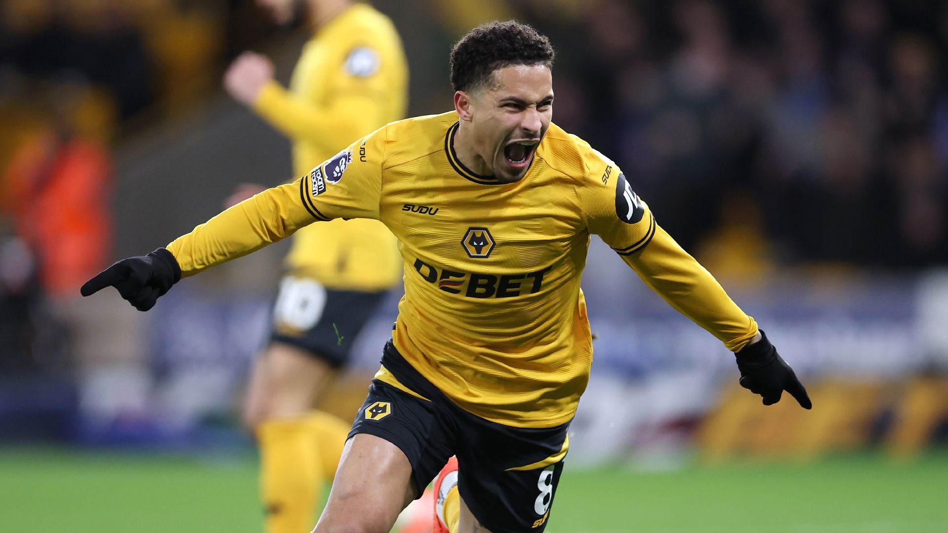 Man Utd learn current price tag for long-term target billed as Casemiro replacement in problem part of the pitch